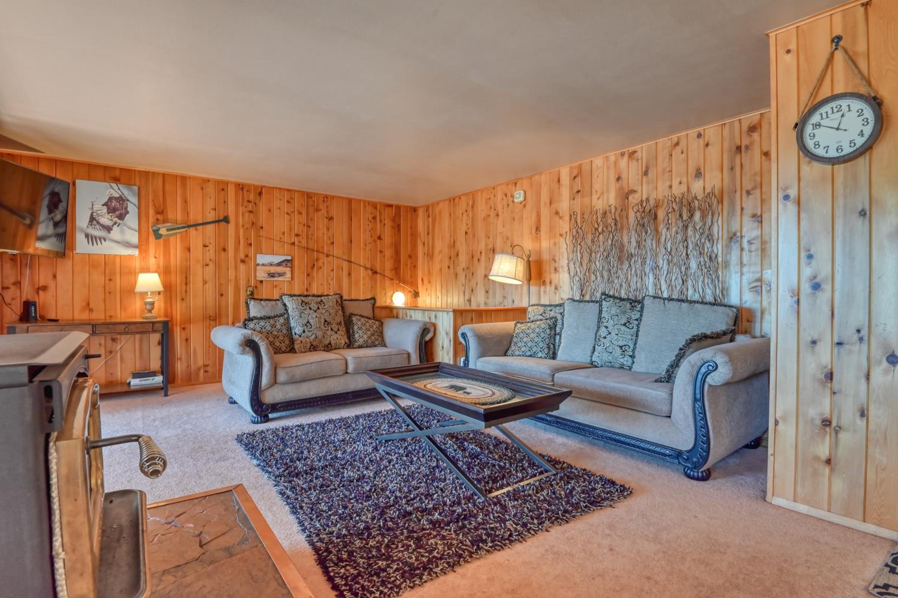 Close to Pike Natl Forest! Lake-View Family Cabin