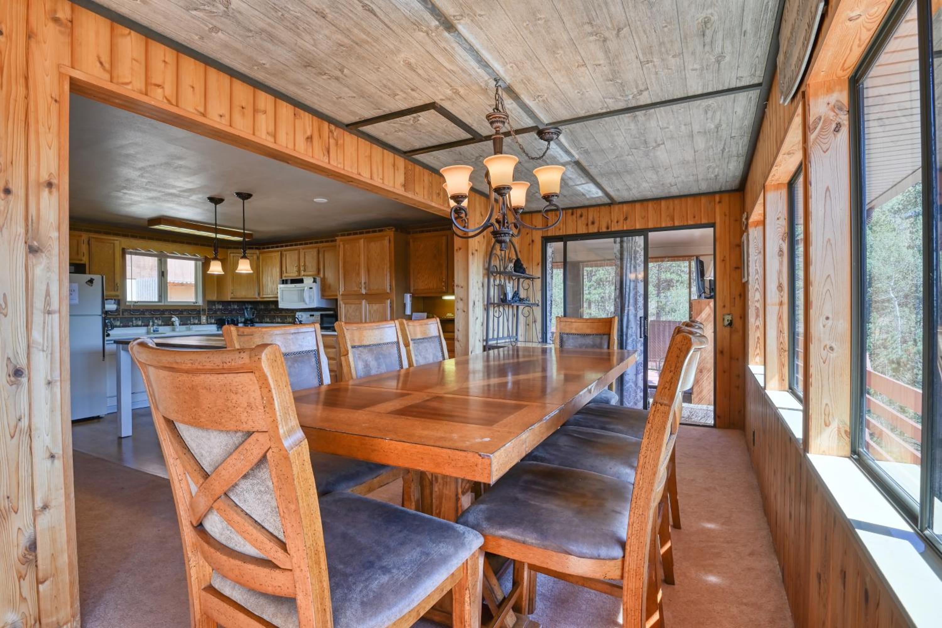 Close to Pike Natl Forest! Lake-View Family Cabin