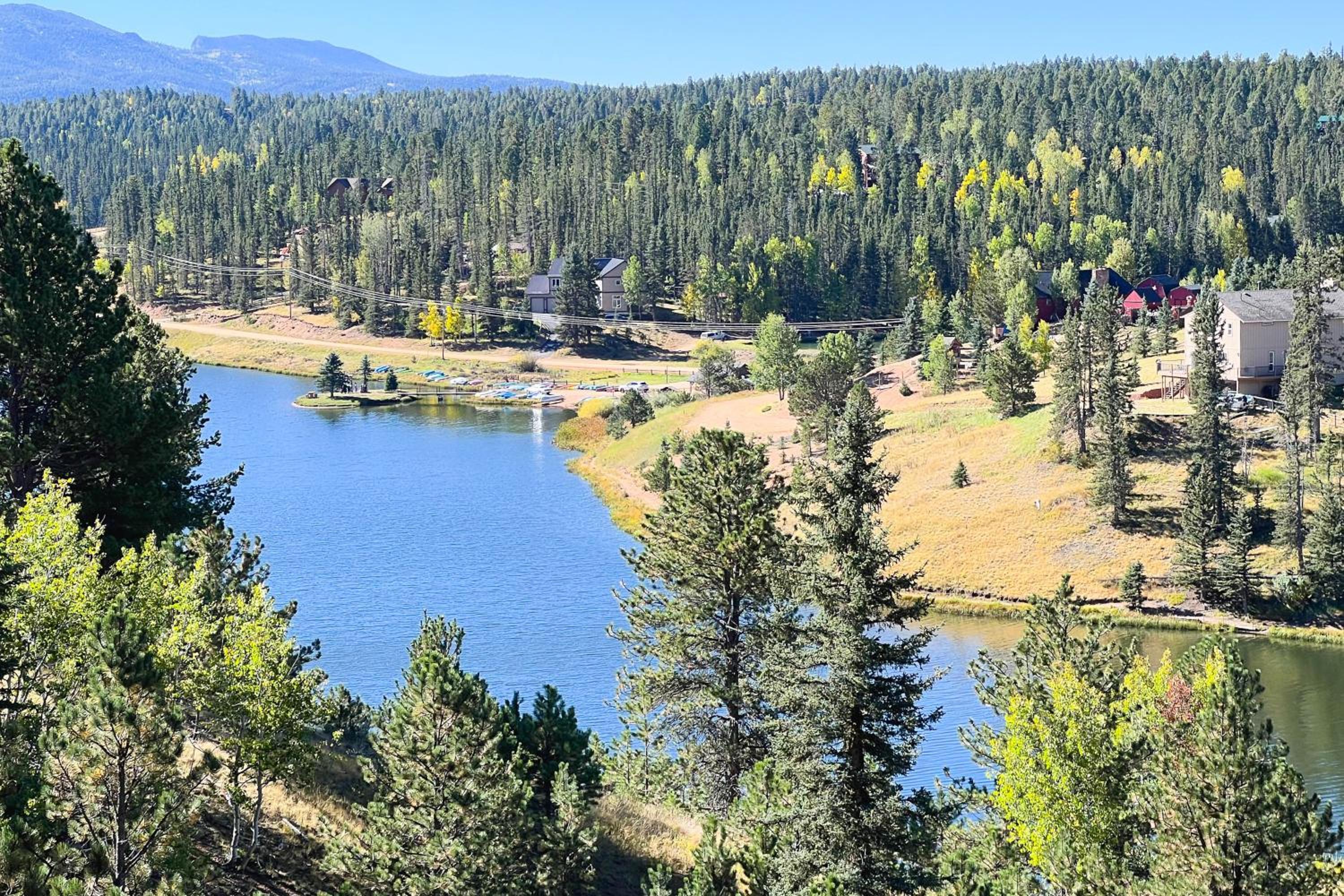 Close to Pike Natl Forest! Lake-View Family Cabin