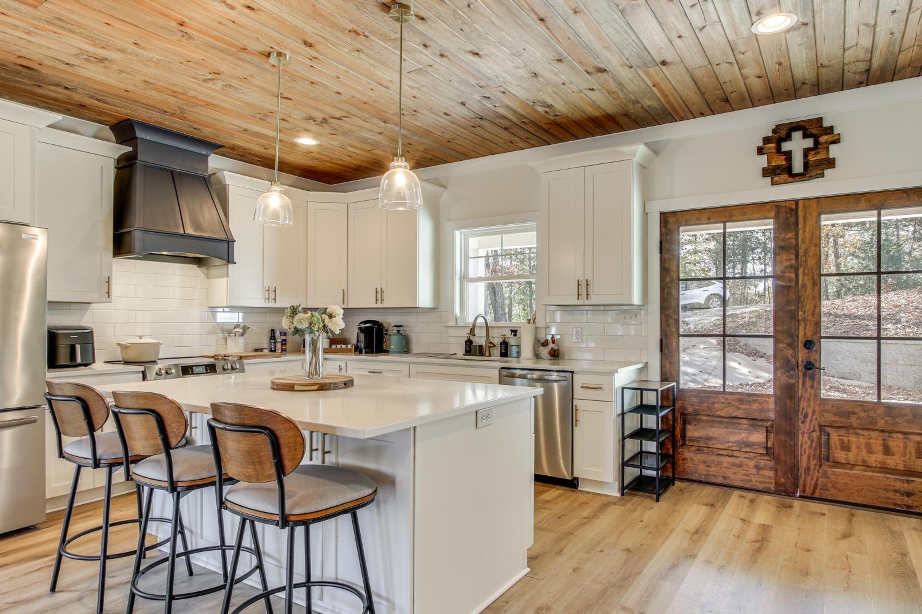 Unplugged Getaway on Lake Secession! Home with Dock