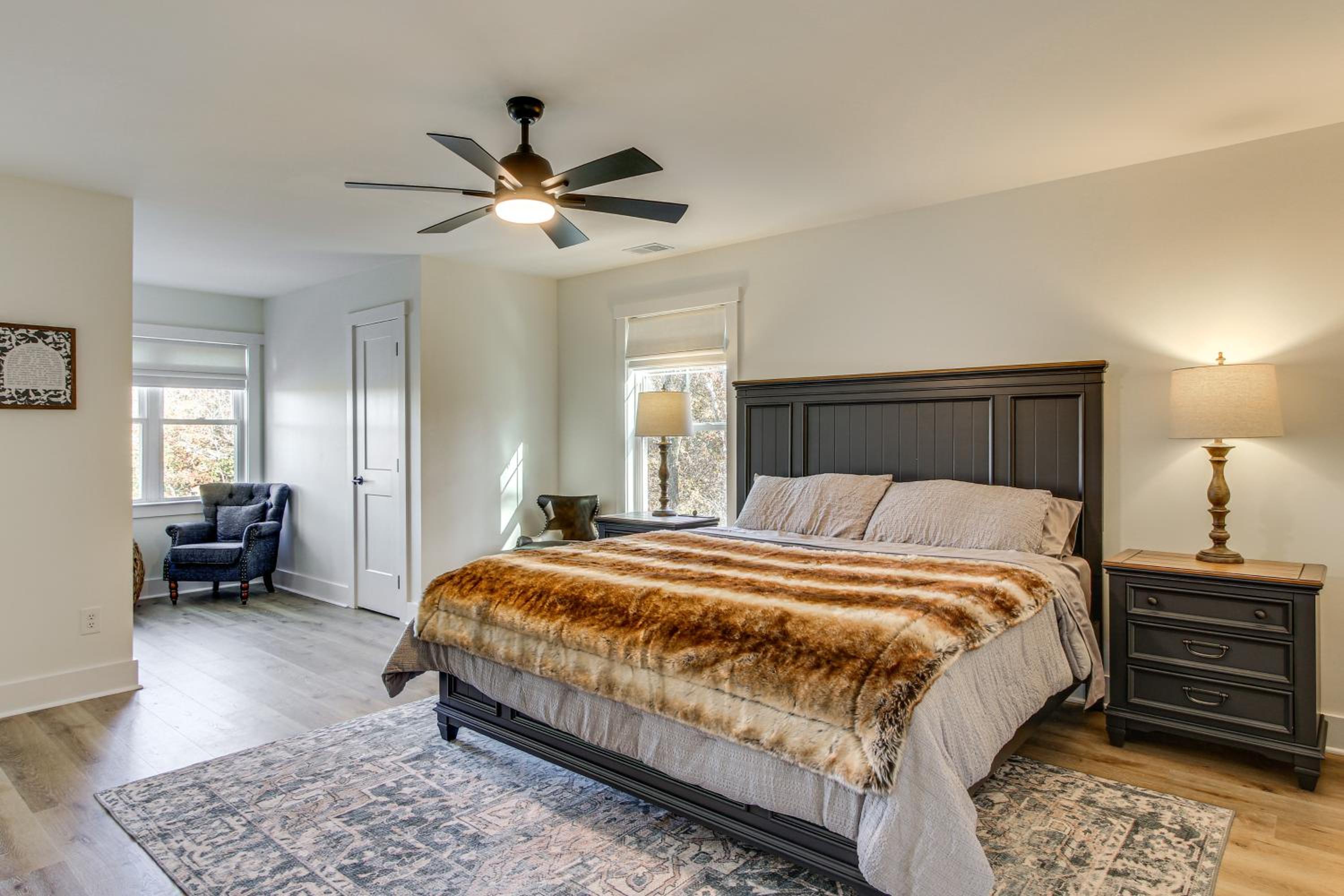 Unplugged Getaway on Lake Secession! Home with Dock