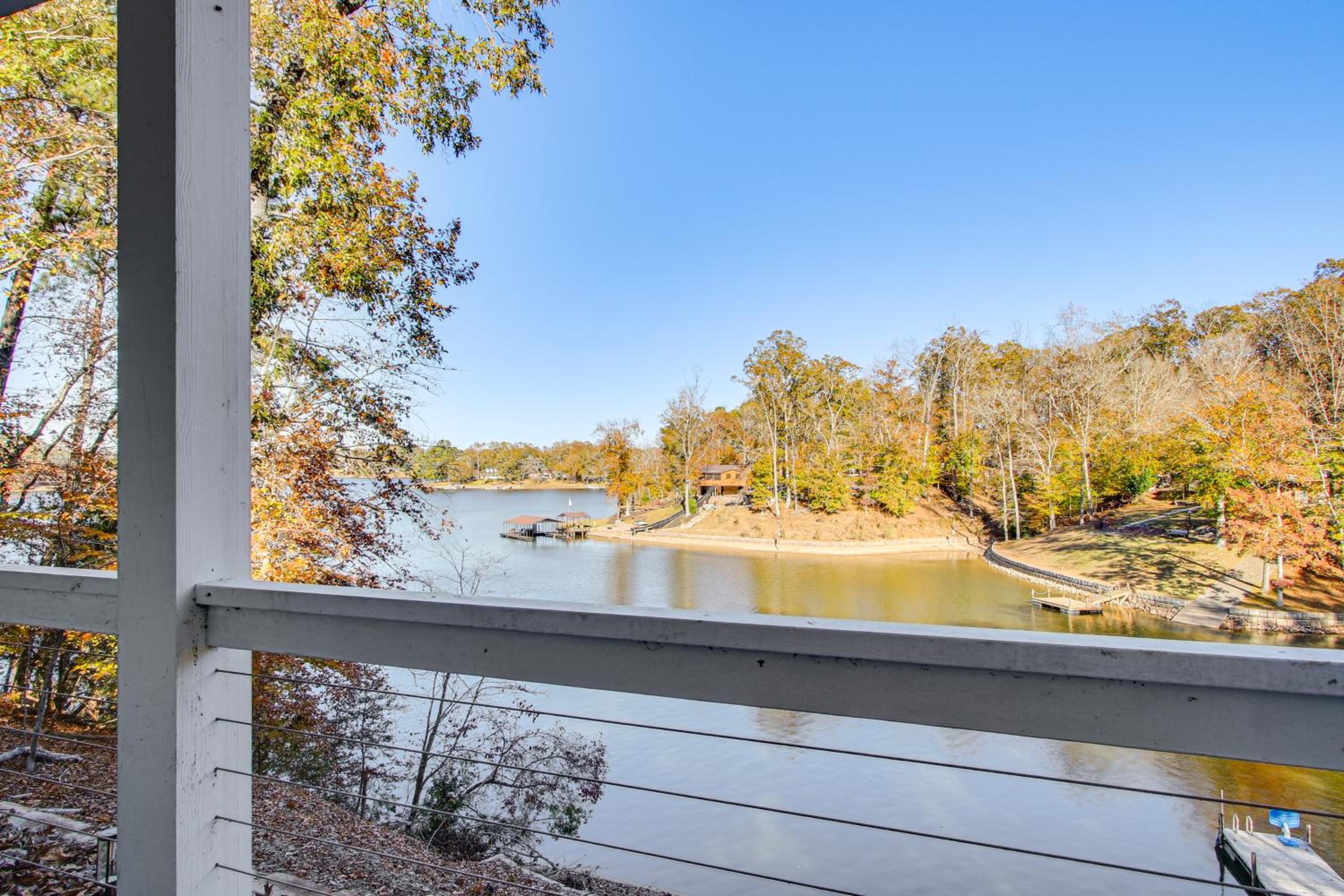 Unplugged Getaway on Lake Secession! Home with Dock
