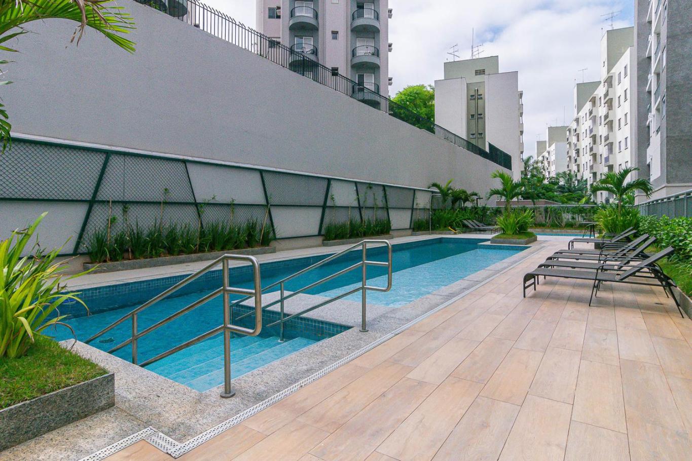 Apto com Garagem e Academia proximo ao Villa Lobos