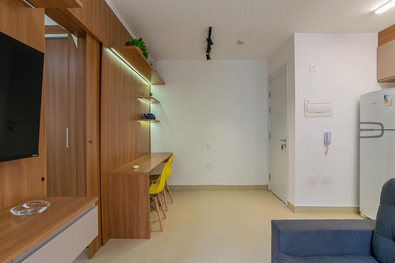 Apto com Garagem e Academia proximo ao Villa Lobos