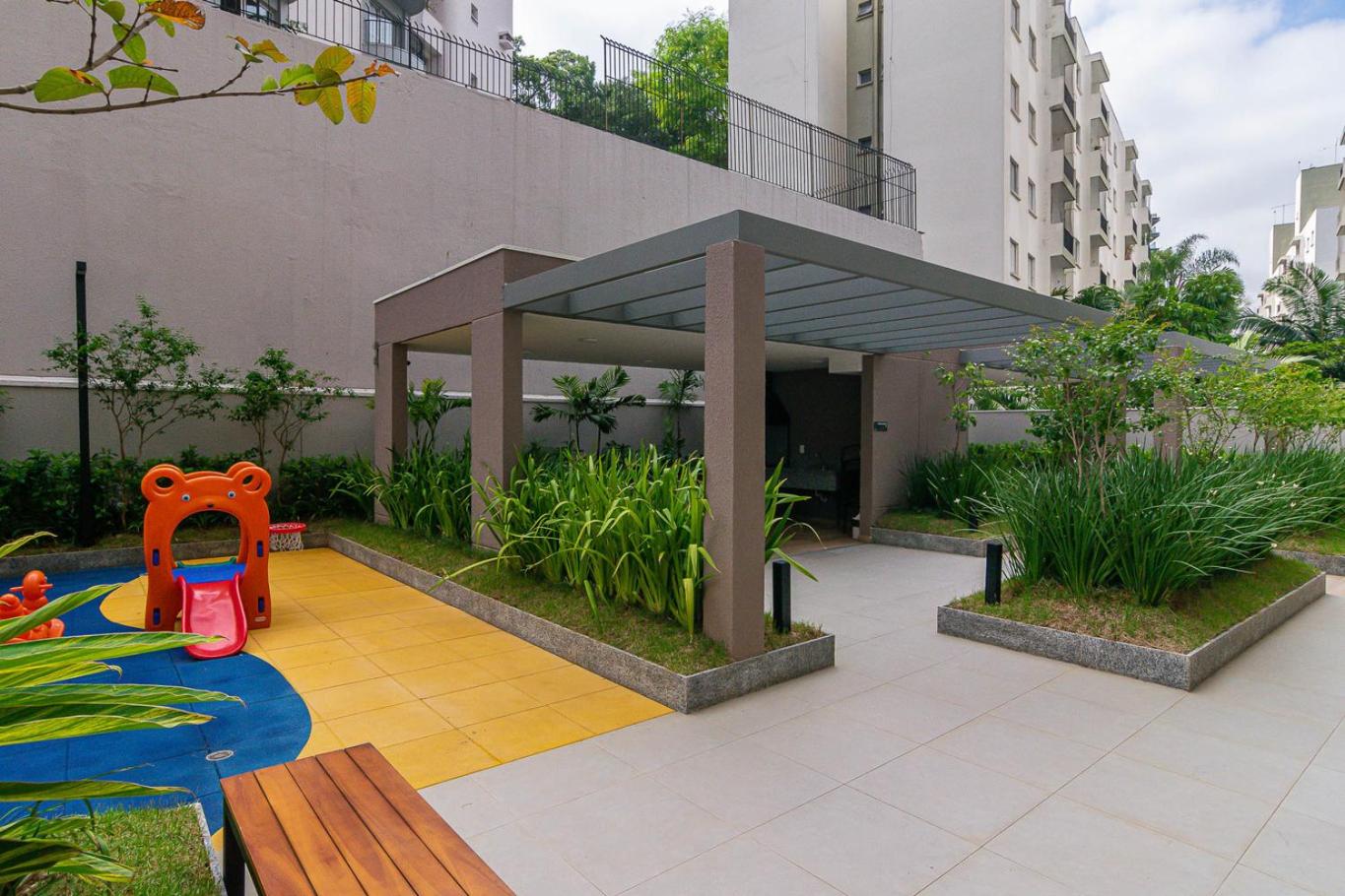 Apto com Garagem e Academia proximo ao Villa Lobos