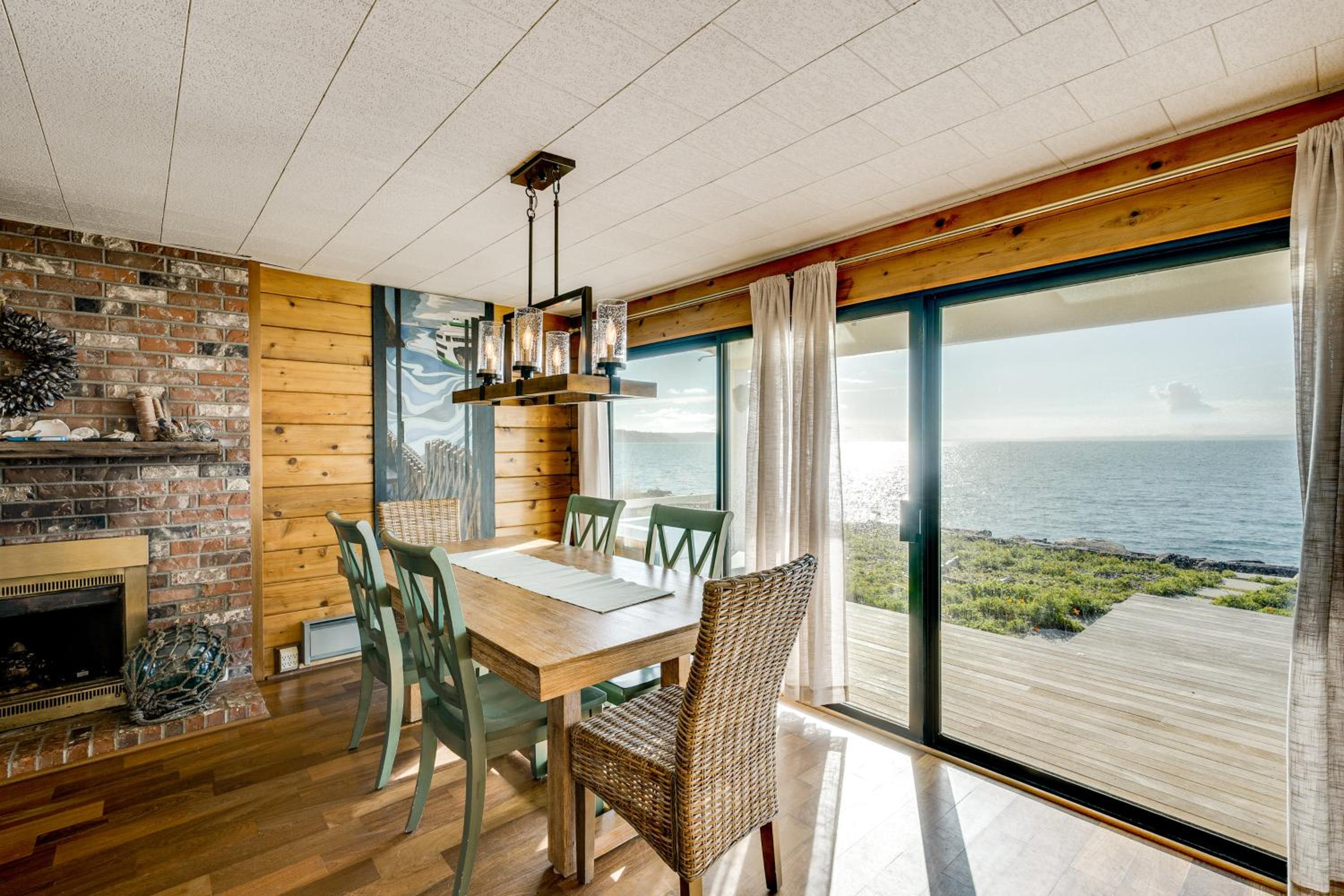 Whale Watch and Relax Fireside Puget Sound Gem!
