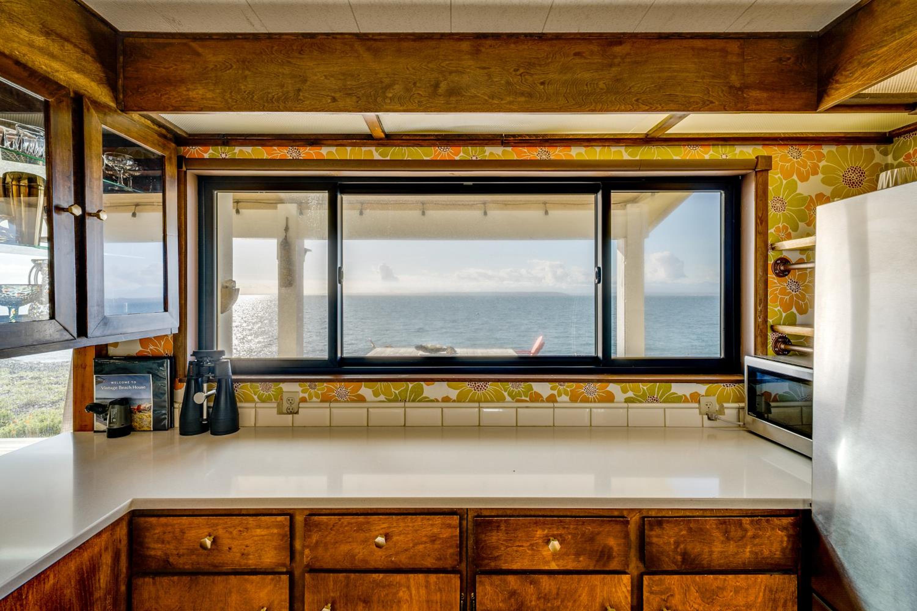 Whale Watch and Relax Fireside Puget Sound Gem!