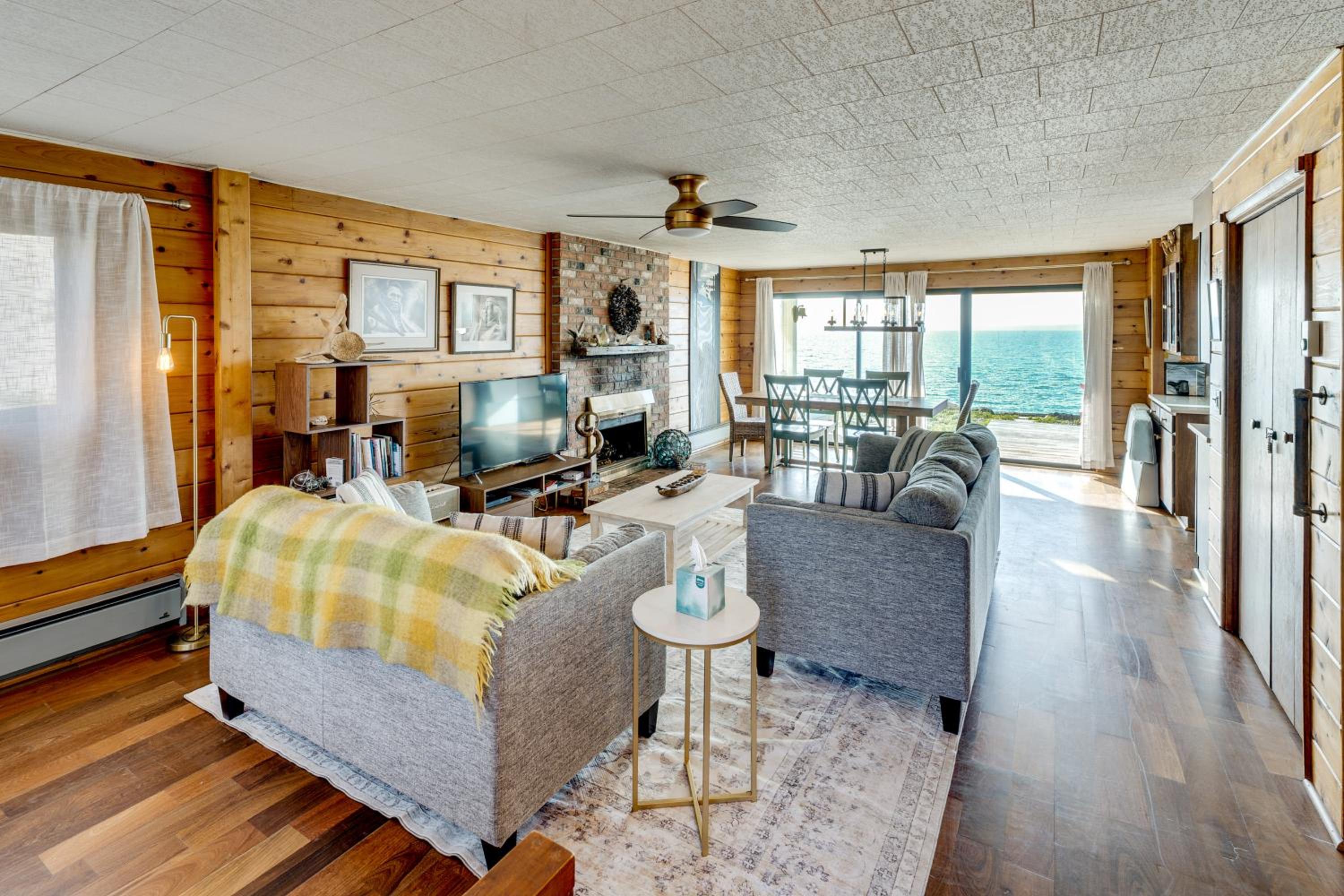 Whale Watch and Relax Fireside Puget Sound Gem!