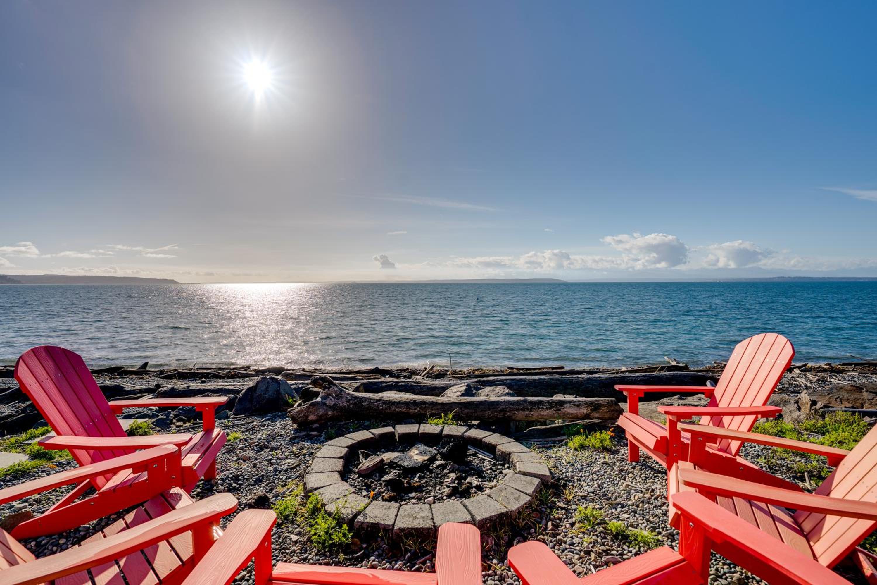 Whale Watch and Relax Fireside Puget Sound Gem!