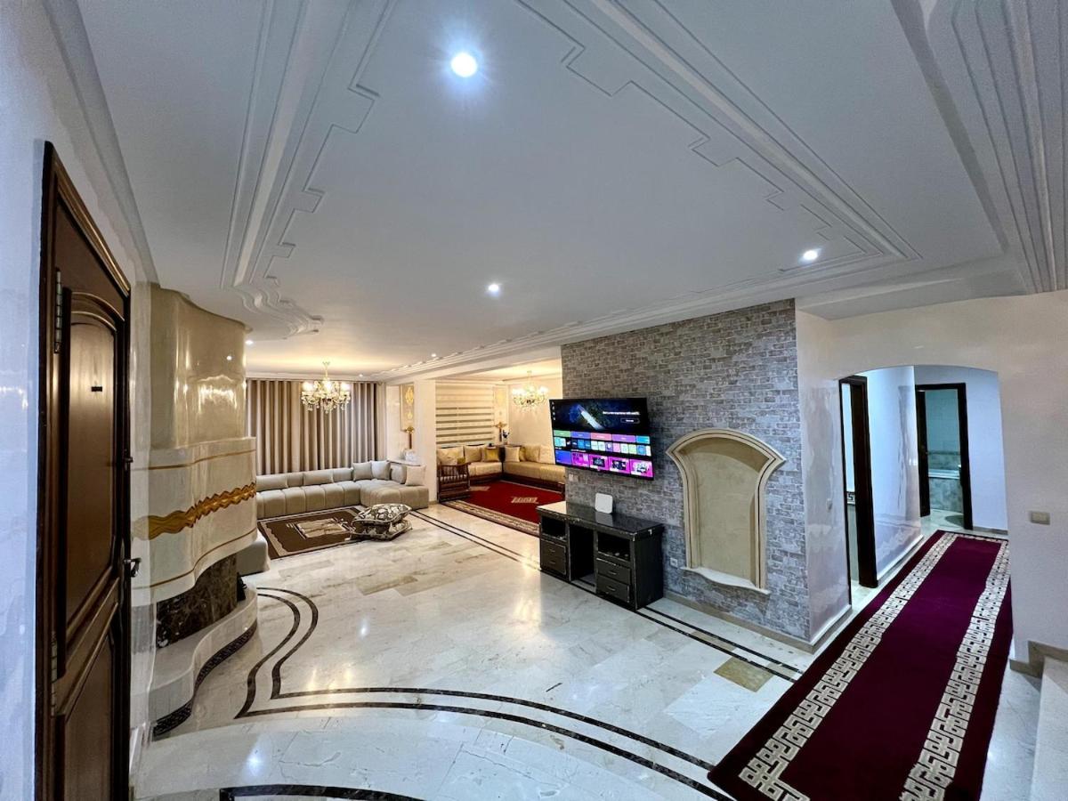 Chic & Spacious 4BR with Jacuzzi-Fez New City Stay