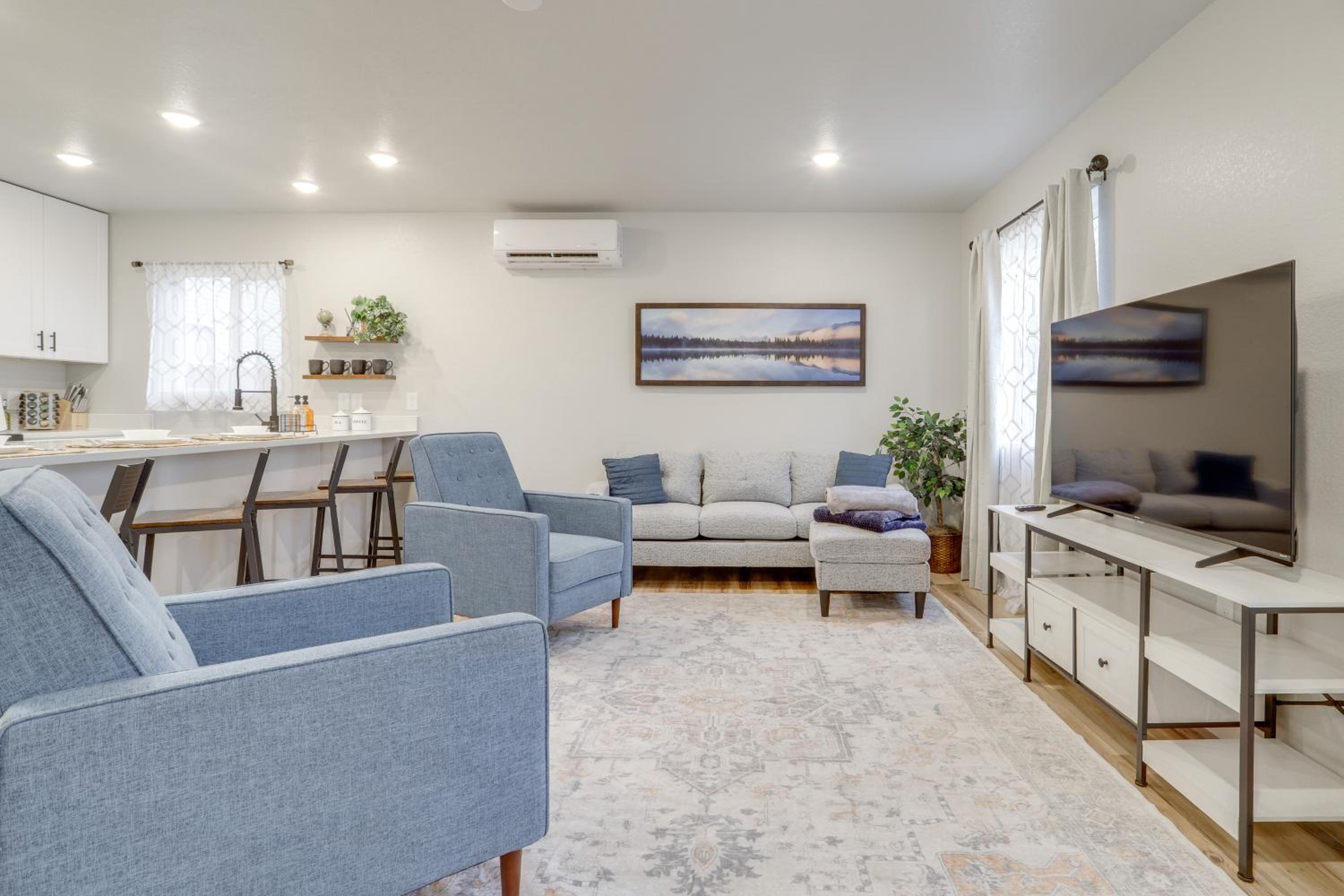 Modern and Pet-Friendly! Northern Colorado Retreat