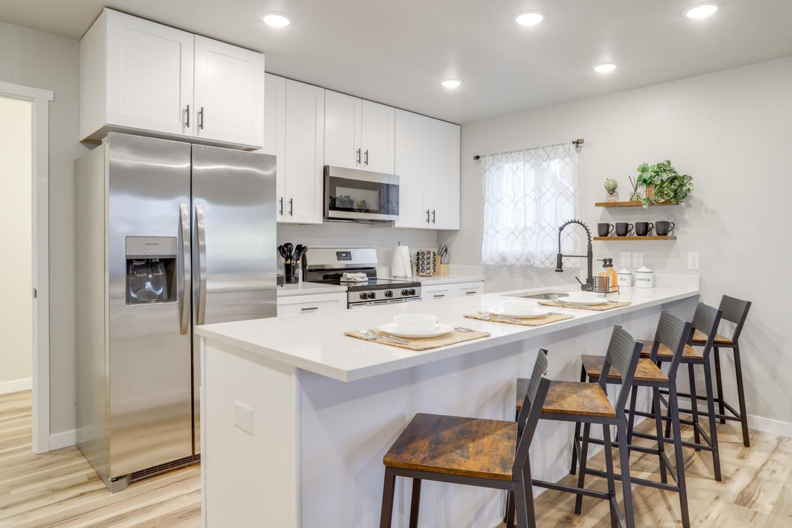 Modern and Pet-Friendly! Northern Colorado Retreat