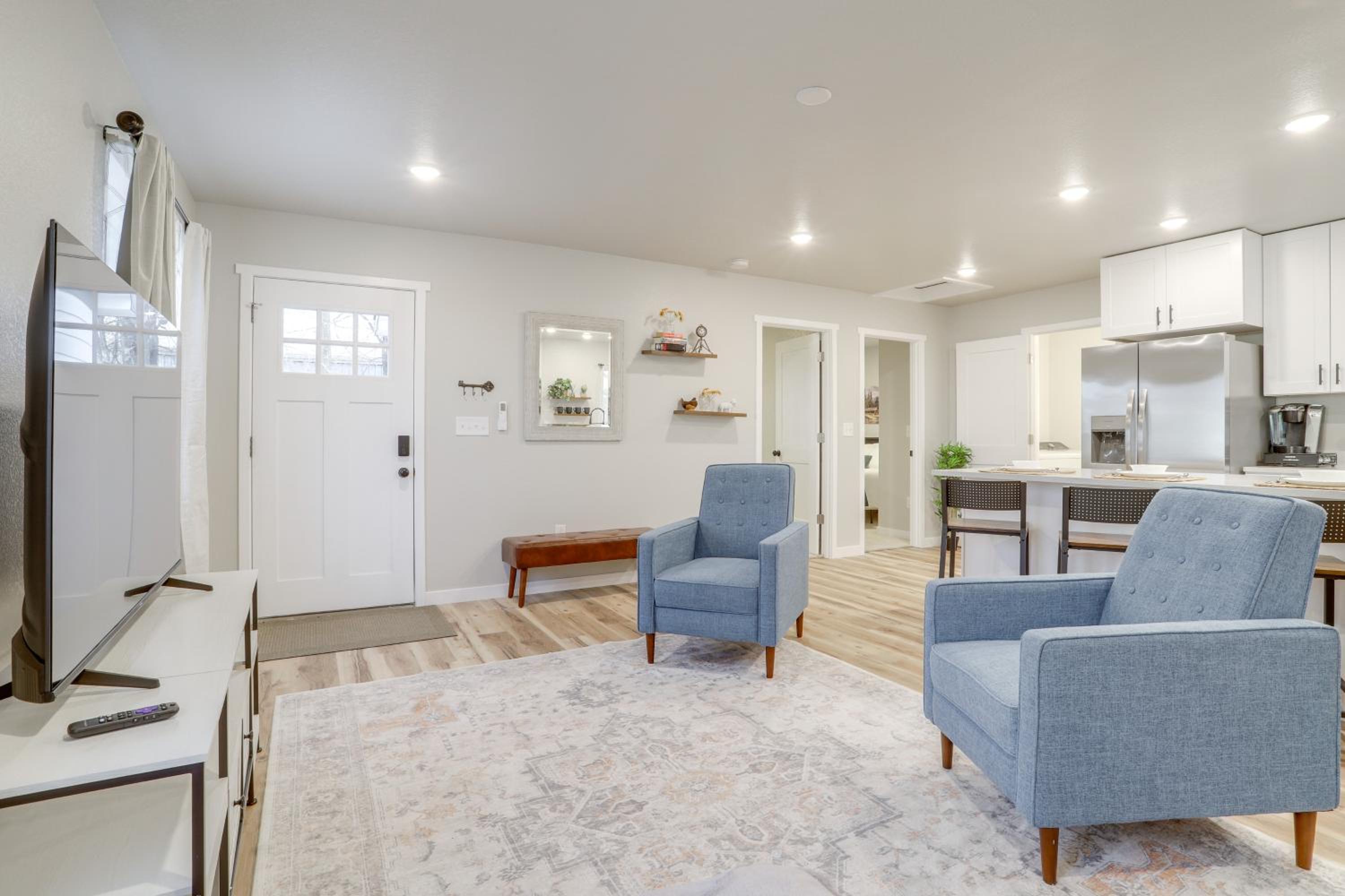 Modern and Pet-Friendly! Northern Colorado Retreat