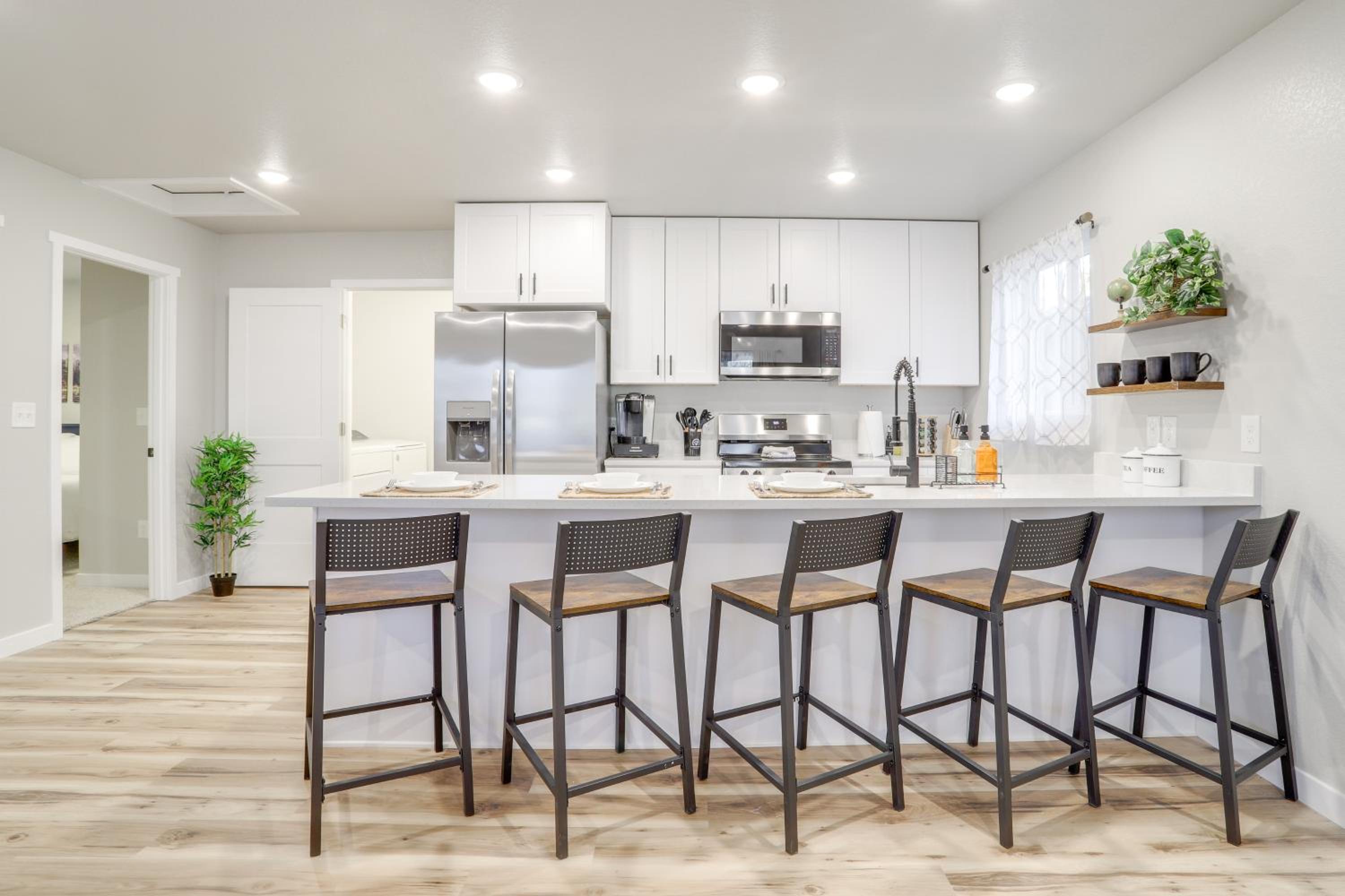Modern and Pet-Friendly! Northern Colorado Retreat