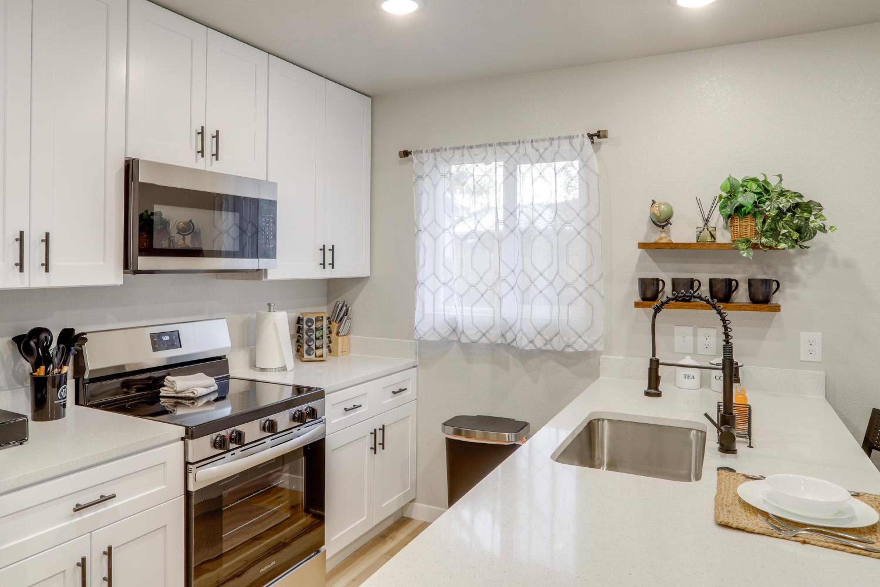 Modern and Pet-Friendly! Northern Colorado Retreat