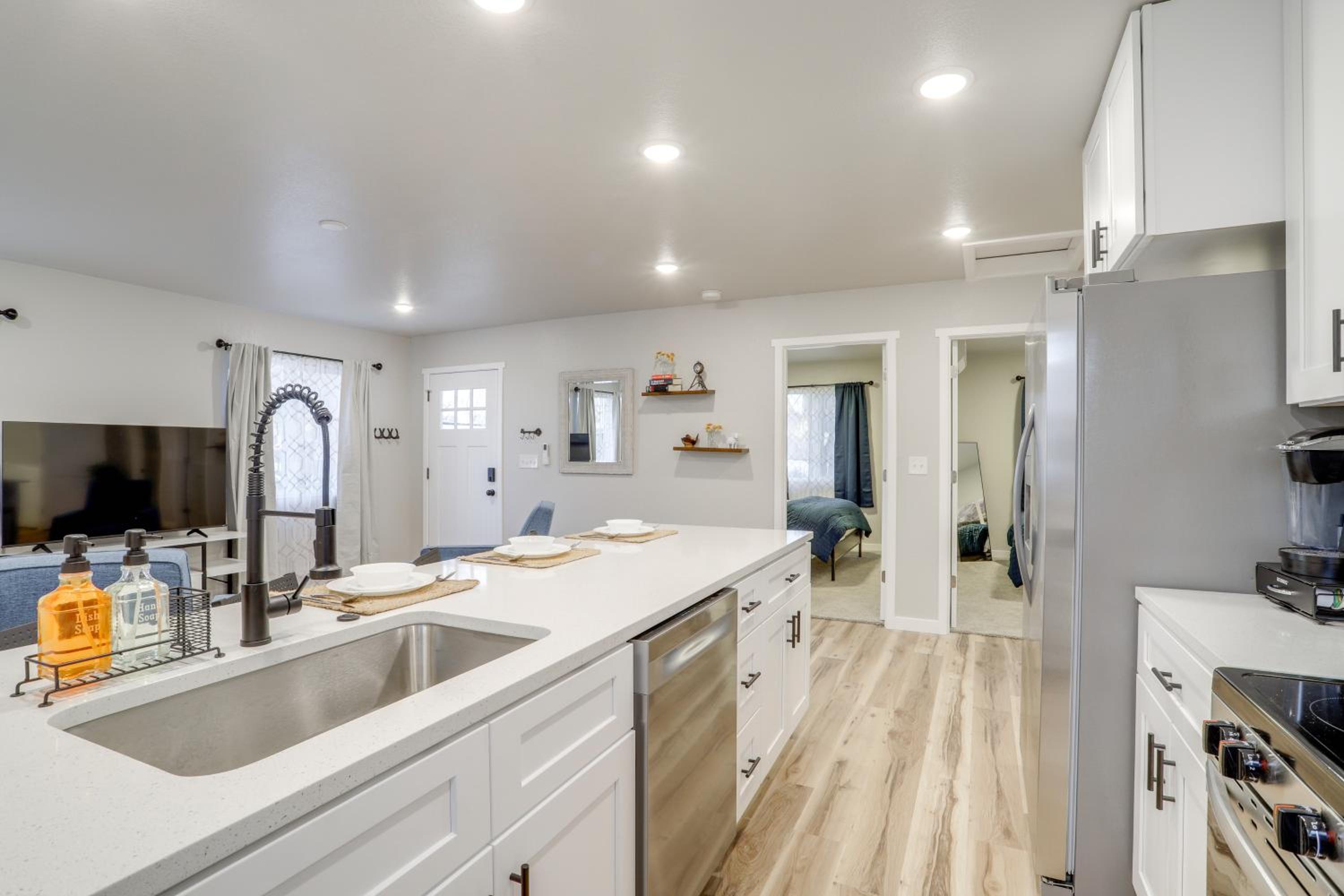 Modern and Pet-Friendly! Northern Colorado Retreat