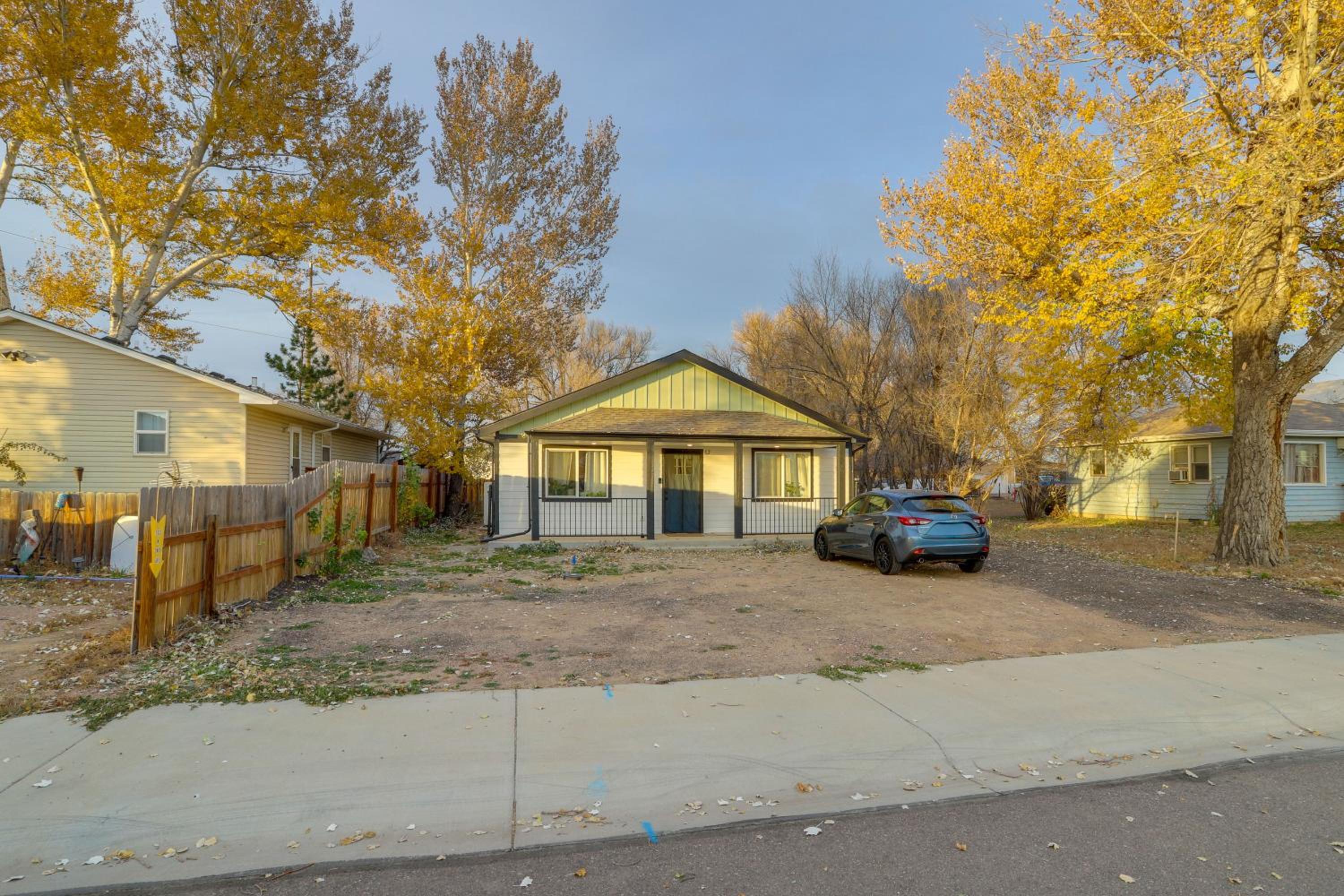 Modern and Pet-Friendly! Northern Colorado Retreat