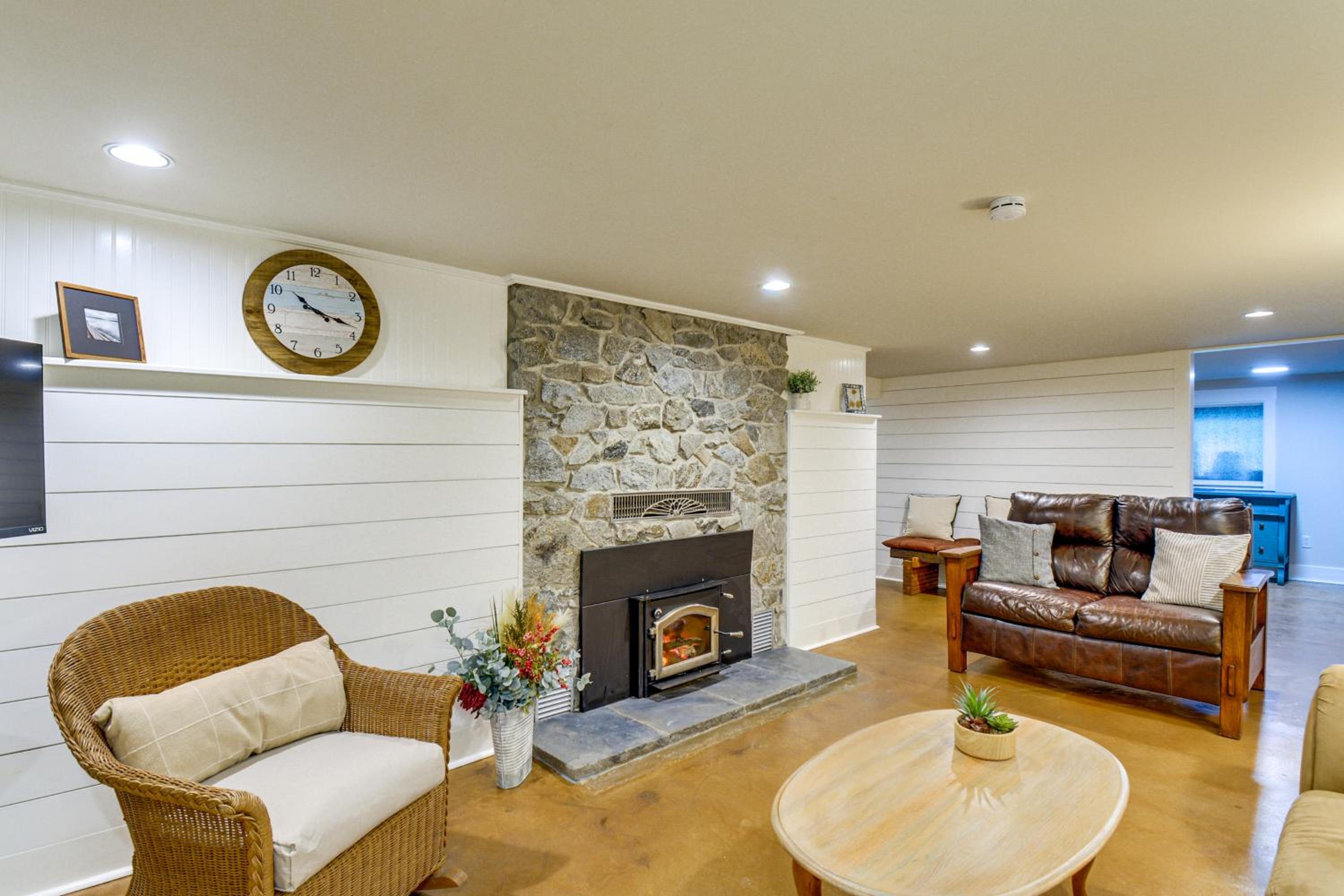 Peaceful Patio View! Waterfront Puget Sound Unit