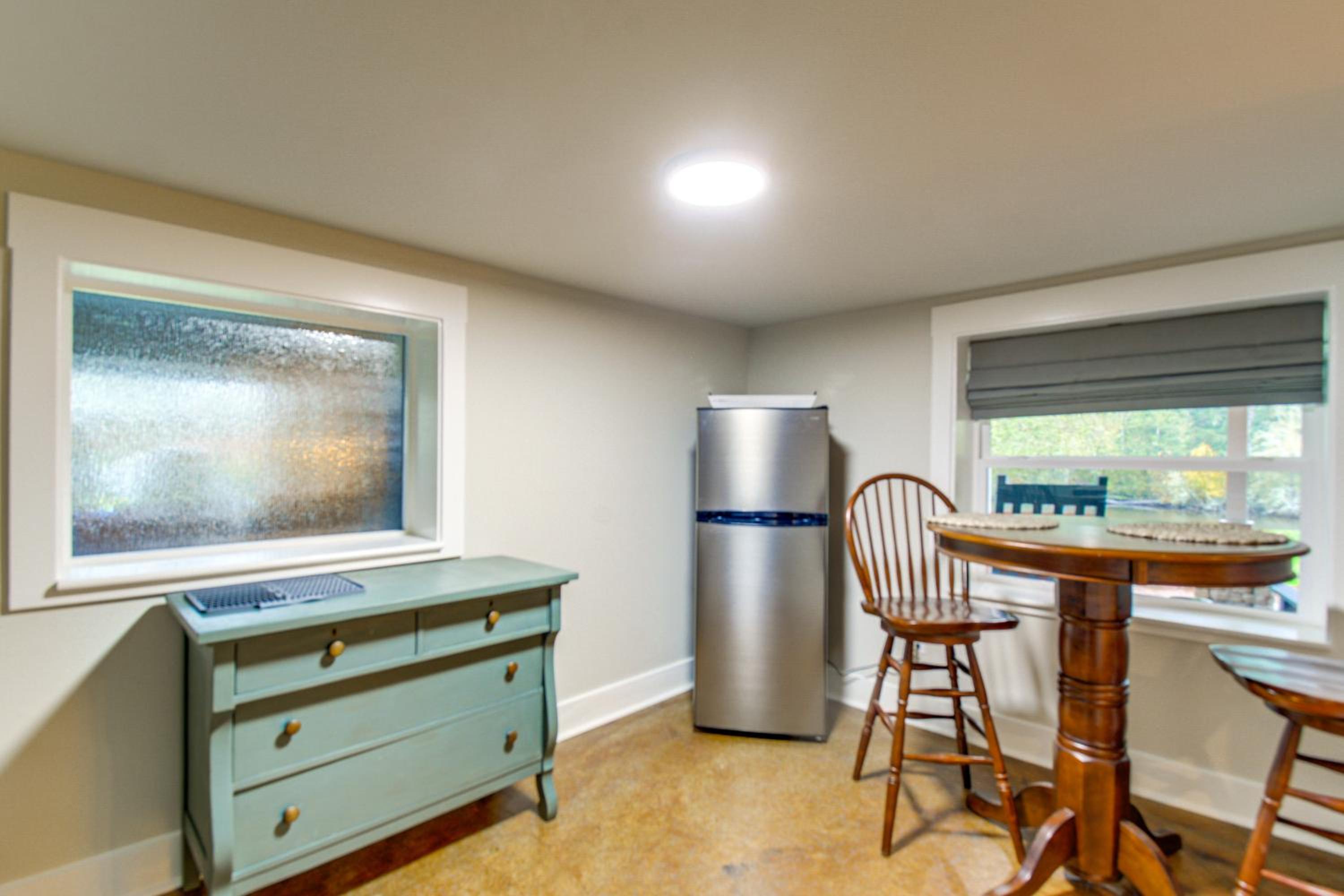 Peaceful Patio View! Waterfront Puget Sound Unit