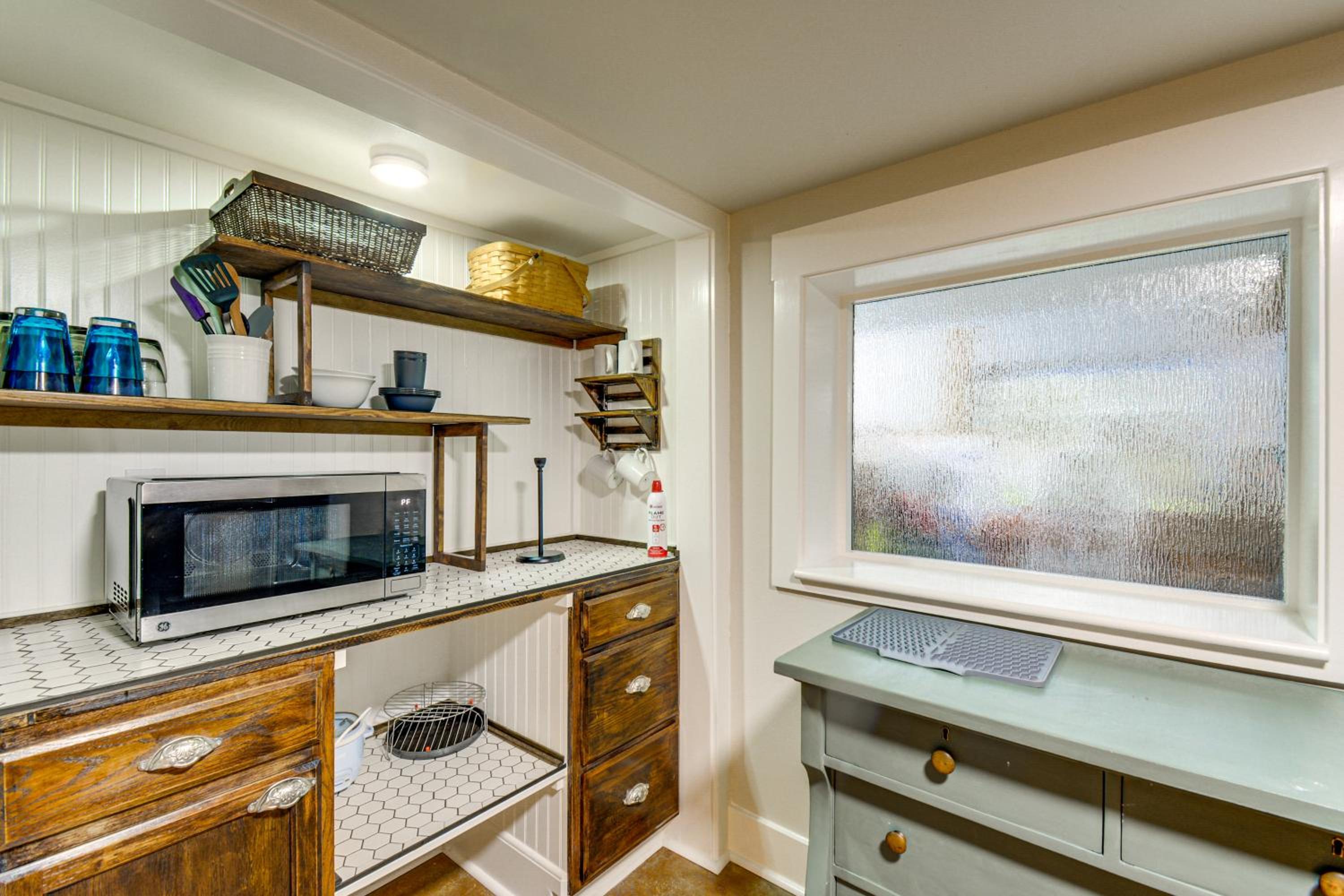 Peaceful Patio View! Waterfront Puget Sound Unit