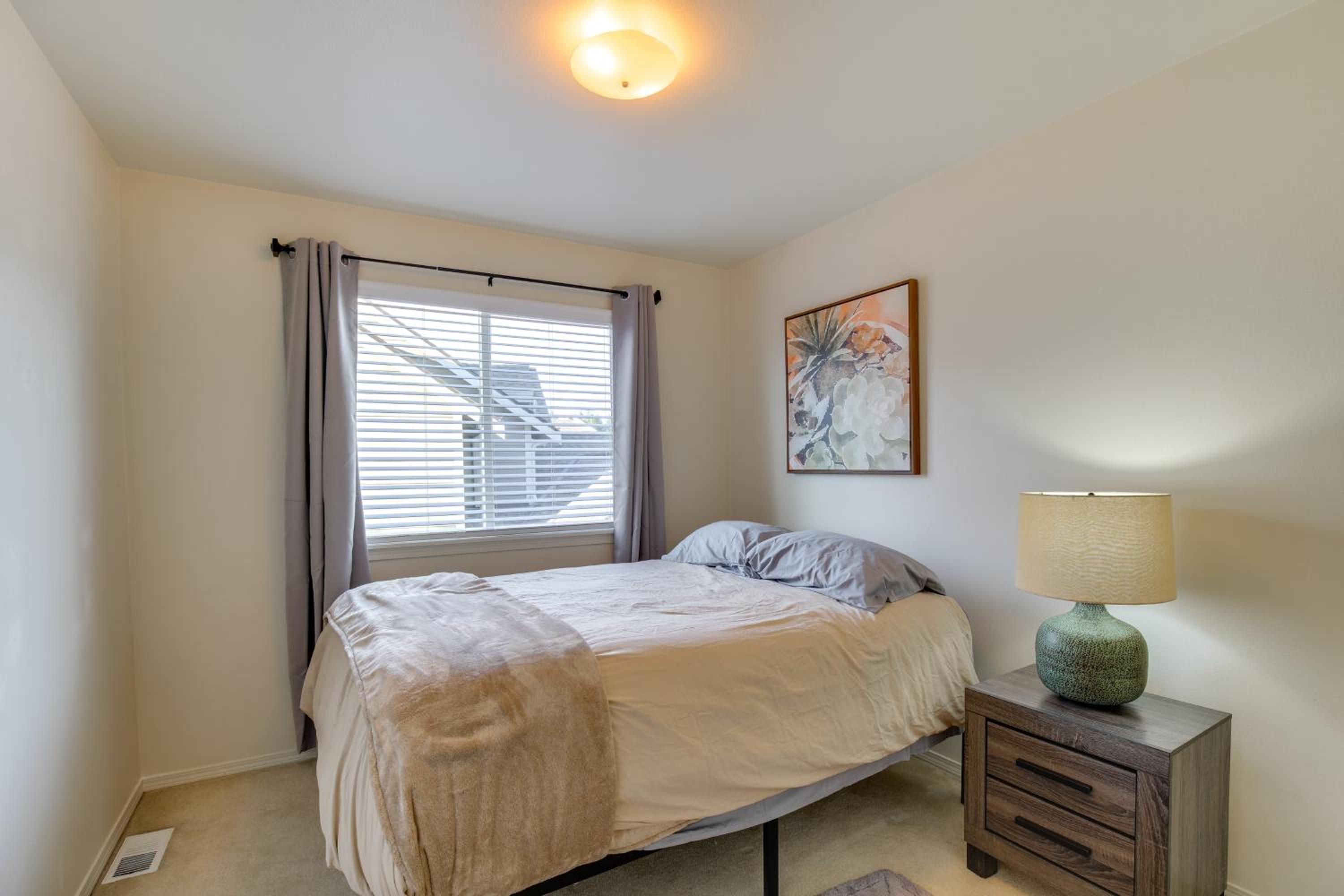 Spacious Home Less Than 2 Mi to Historic Downtown Sumner