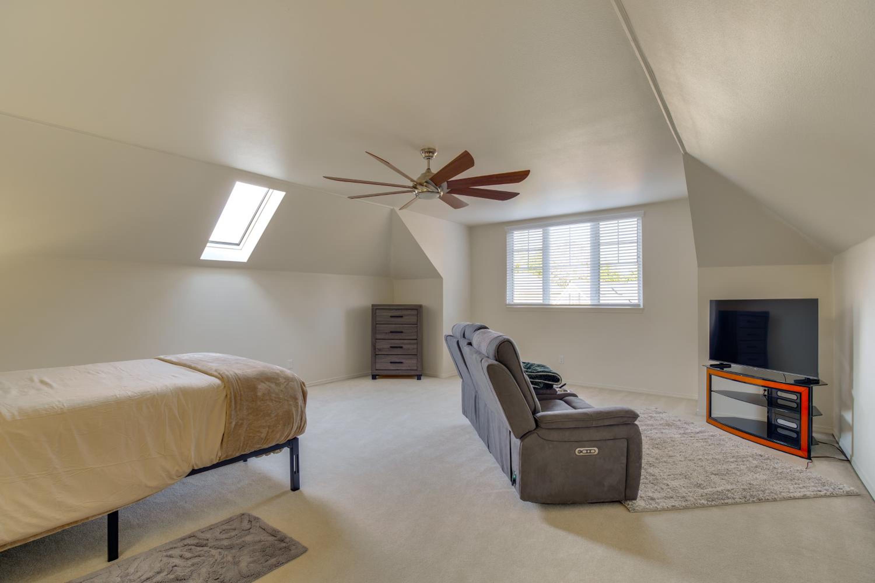 Spacious Home Less Than 2 Mi to Historic Downtown Sumner