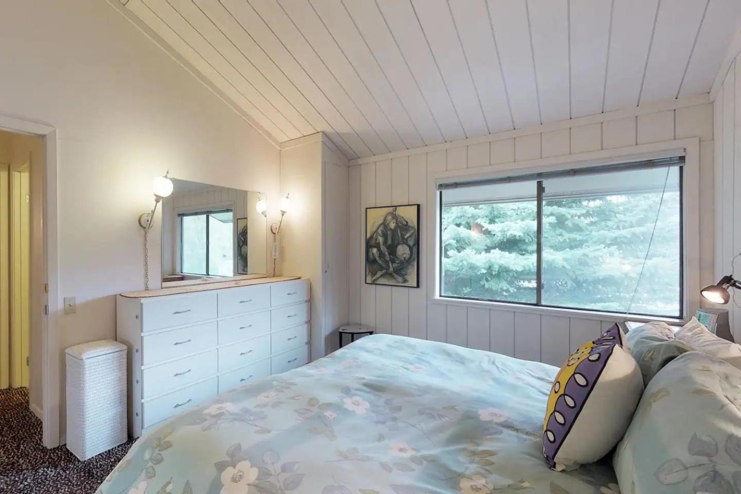 Retro 3BD Sun Valley Condo + FREE Resort Amenities!