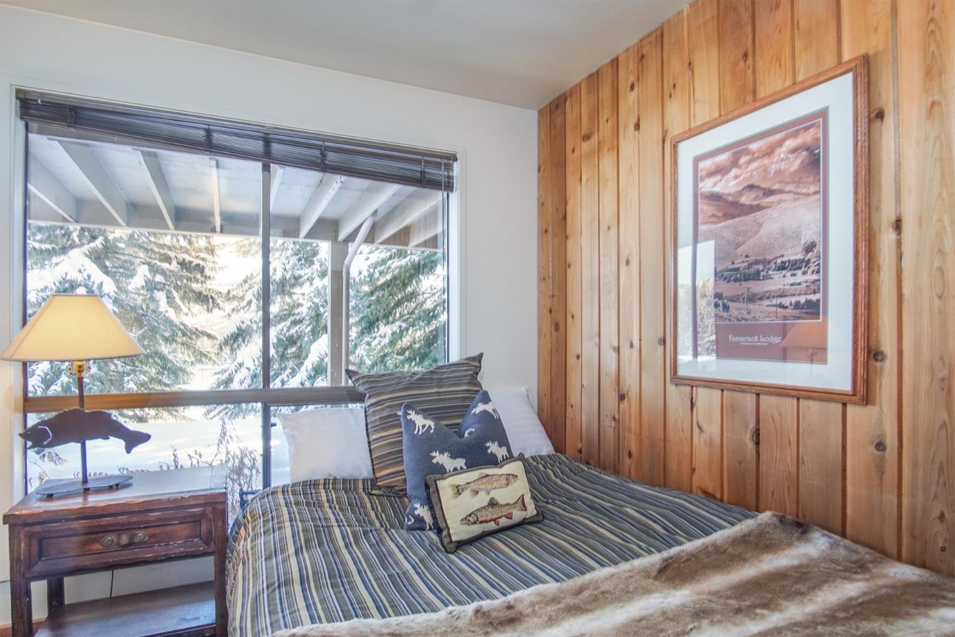 Bonne Vie Condo with Elkhorn Amenity Passes!
