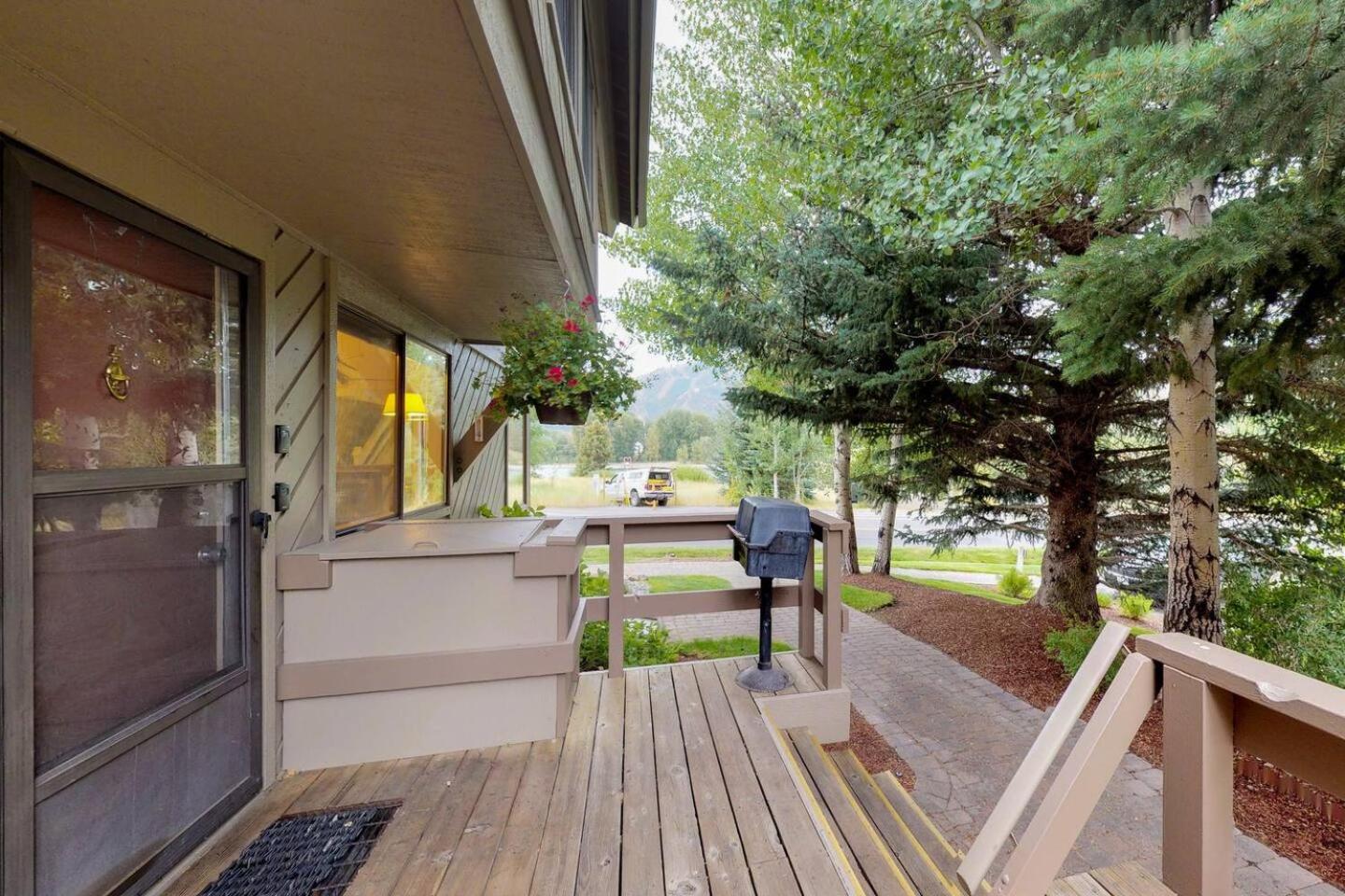 Retro 3BD Sun Valley Condo + FREE Resort Amenities!