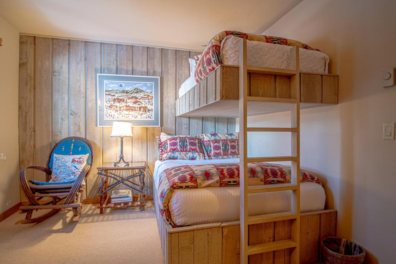 Andora Alpine Retreat - 2BD in downtown Ketchum