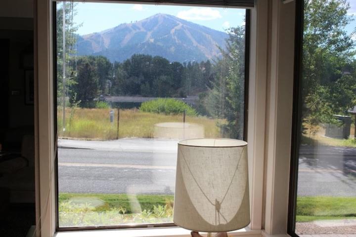 Retro 3BD Sun Valley Condo + FREE Resort Amenities!