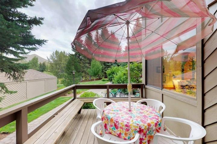 Retro 3BD Sun Valley Condo + FREE Resort Amenities!