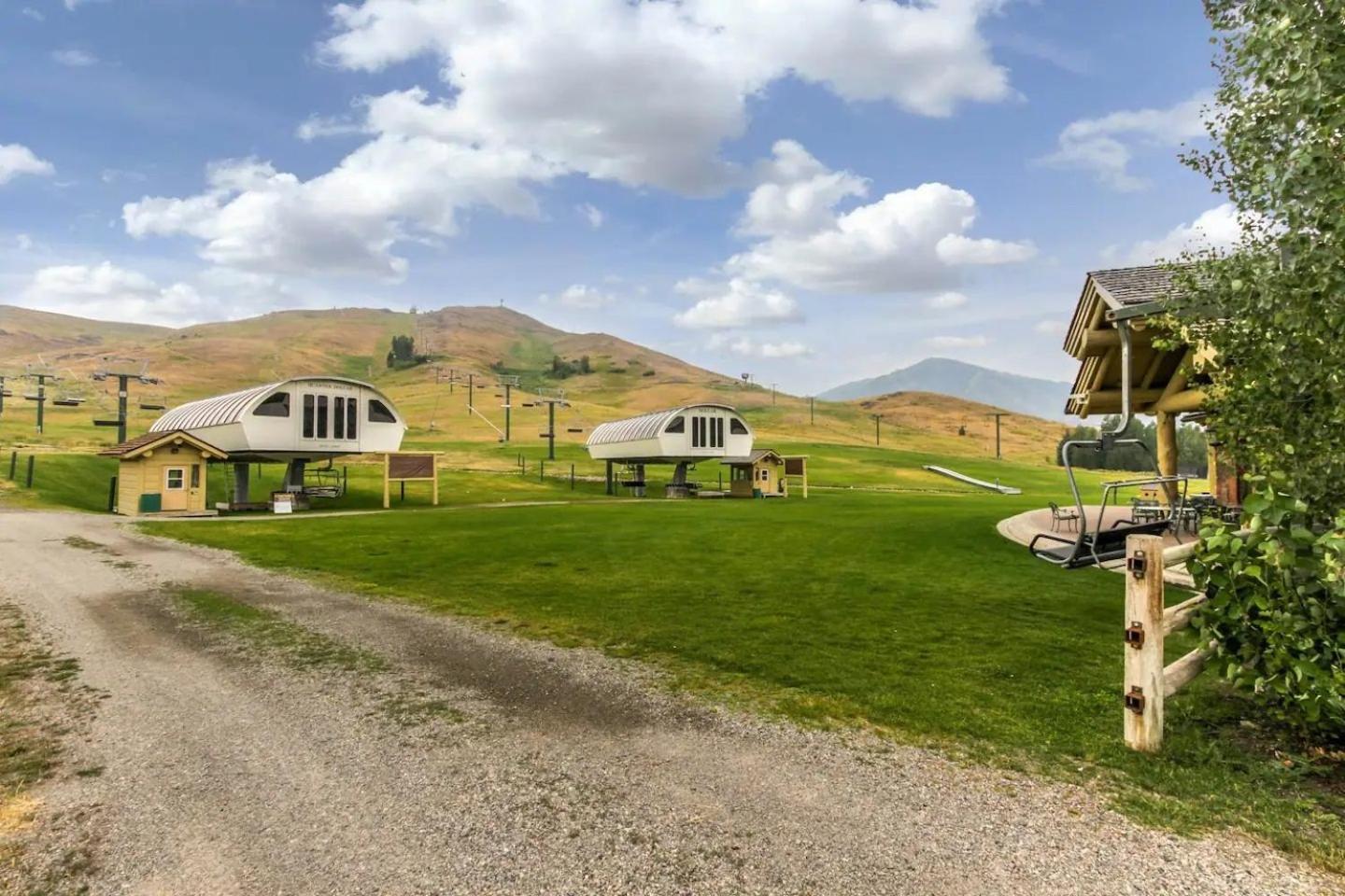 Retro 3BD Sun Valley Condo + FREE Resort Amenities!
