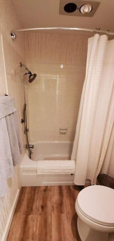 Bonne Vie Condo with Elkhorn Amenity Passes!