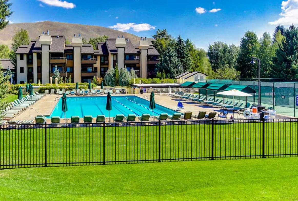 Retro 3BD Sun Valley Condo + FREE Resort Amenities!
