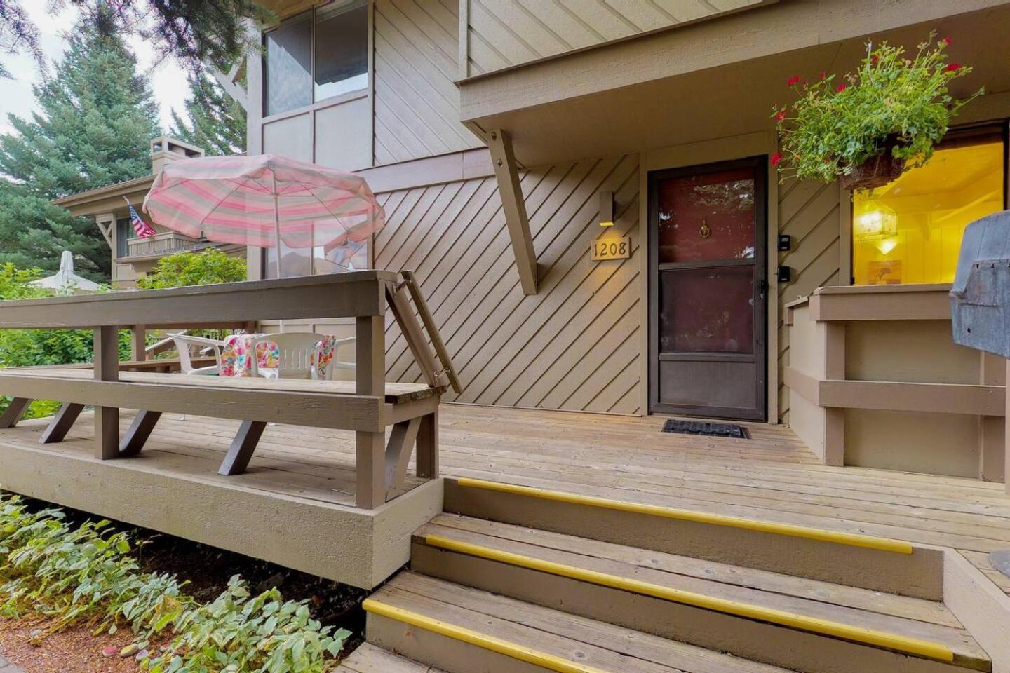 Retro 3BD Sun Valley Condo + FREE Resort Amenities!