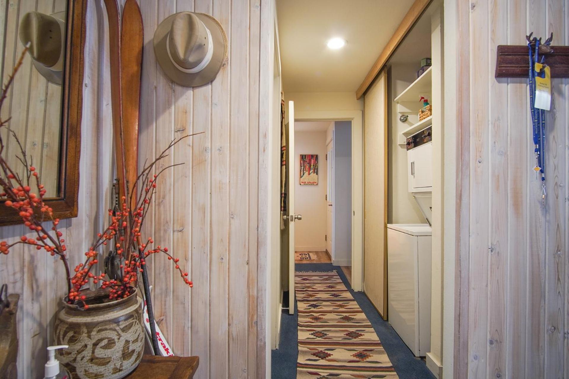 Bonne Vie Condo with Elkhorn Amenity Passes!