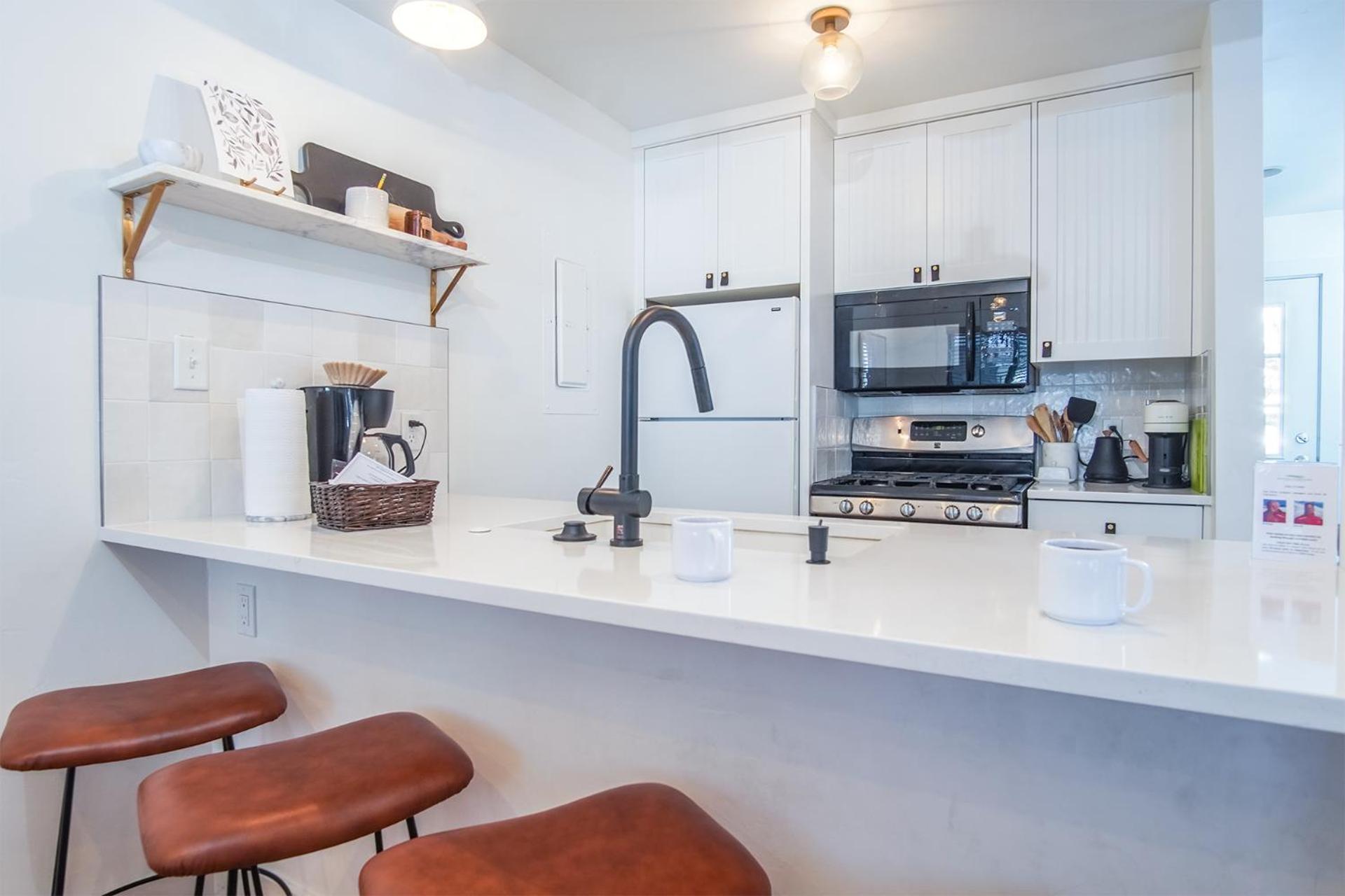 Andora Villa #123 Newly Remodeled 2 BR / 2Bath, Centrally Located, Close to Town Center