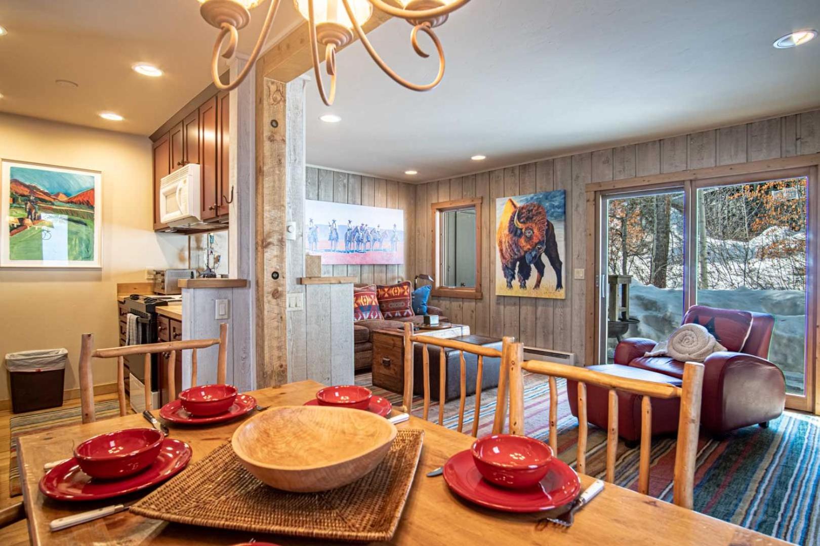 Andora Alpine Retreat - 2BD in downtown Ketchum