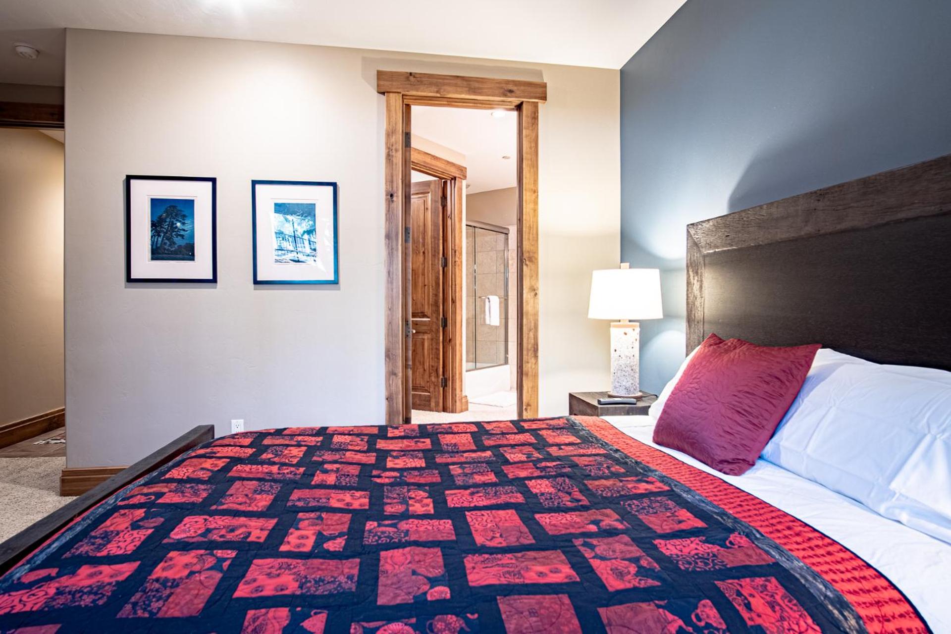 Lux Baldy Vista at Warm Springs Home + Hot Tub - Walk to SV Ski Lifts