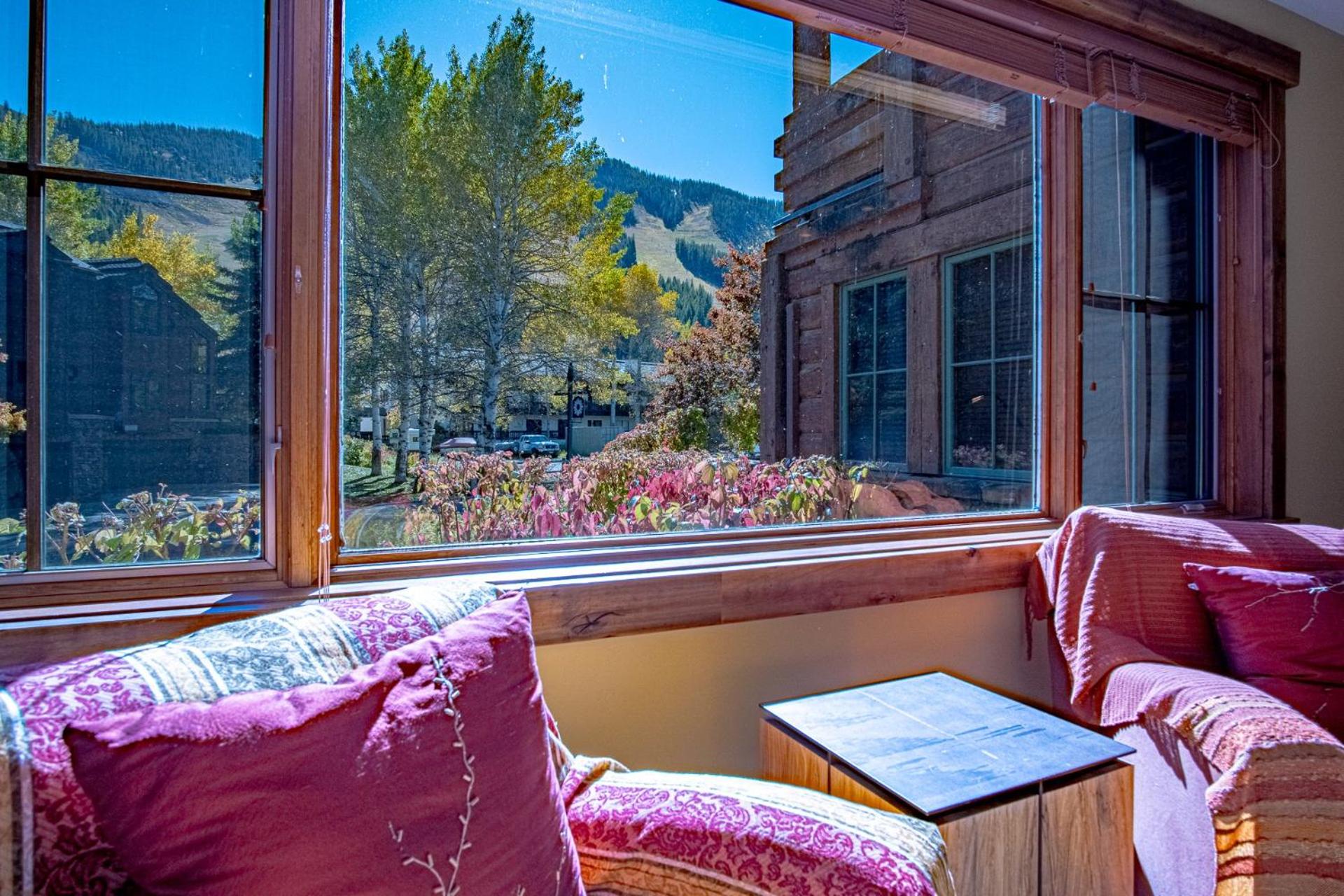 Lux Baldy Vista at Warm Springs Home + Hot Tub - Walk to SV Ski Lifts