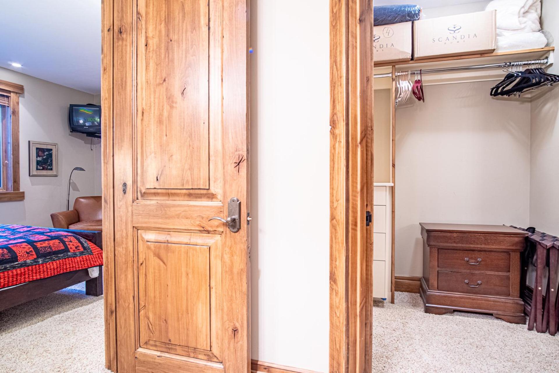 Lux Baldy Vista at Warm Springs Home + Hot Tub - Walk to SV Ski Lifts