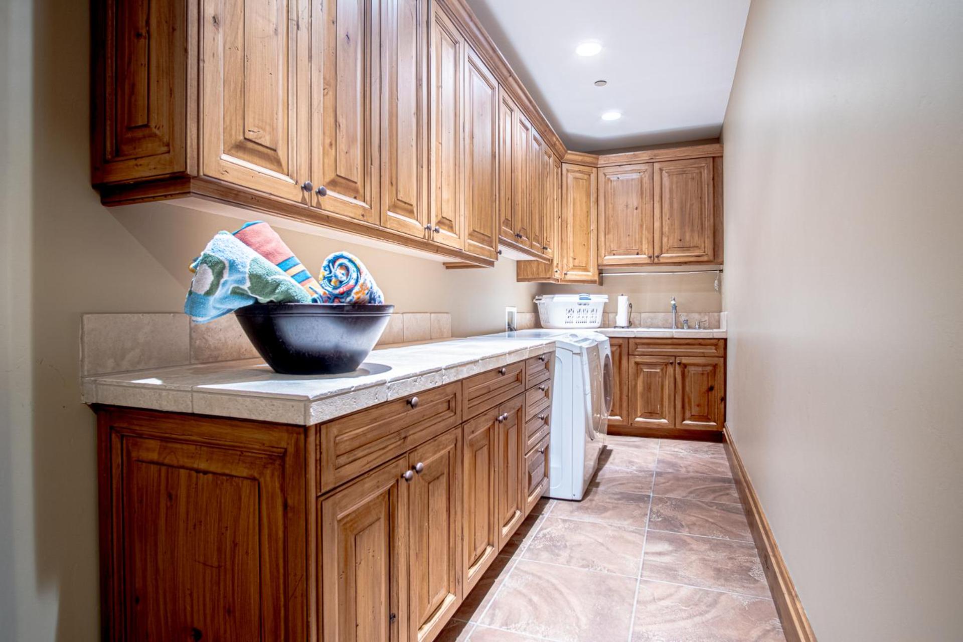 Lux Baldy Vista at Warm Springs Home + Hot Tub - Walk to SV Ski Lifts