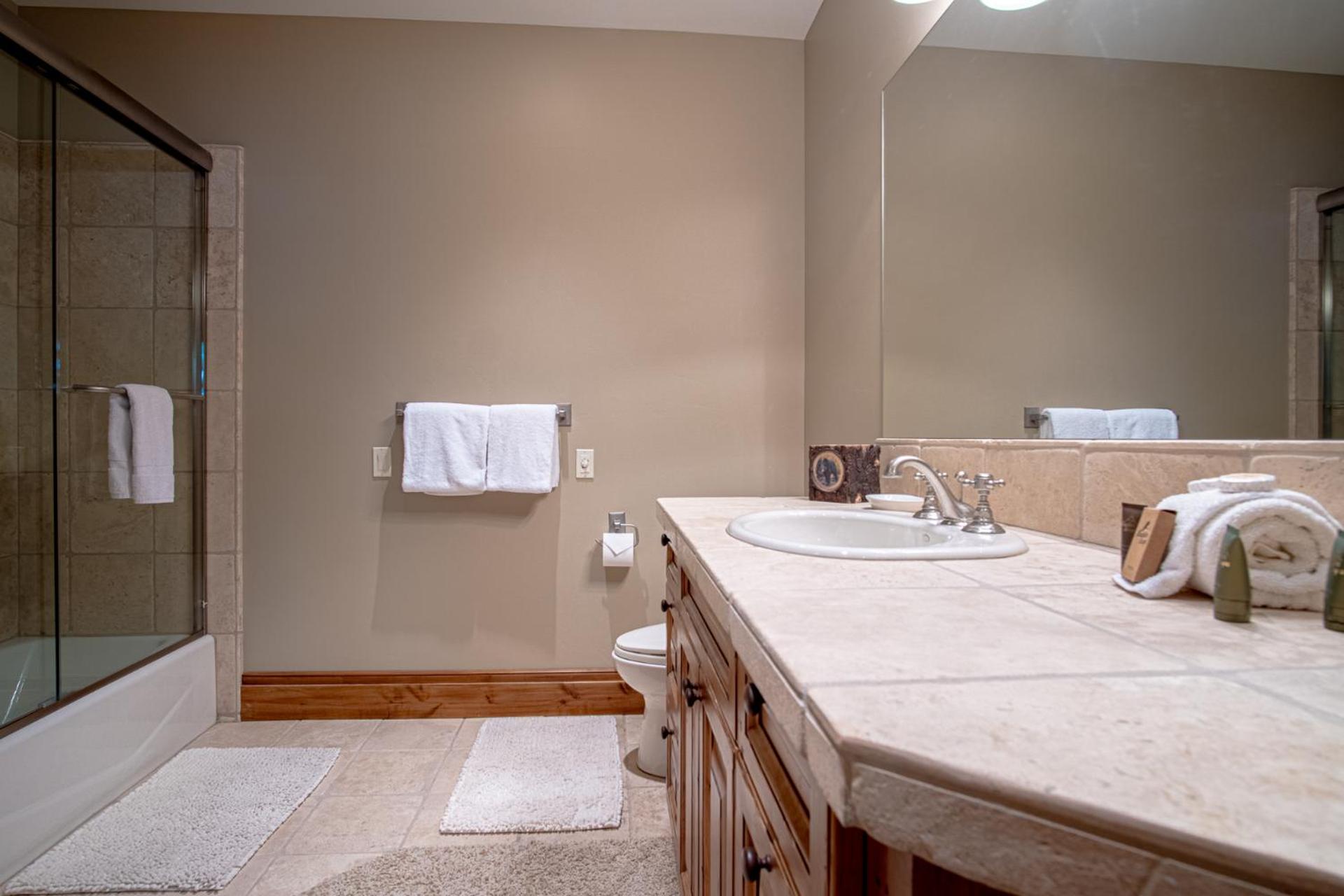 Lux Baldy Vista at Warm Springs Home + Hot Tub - Walk to SV Ski Lifts