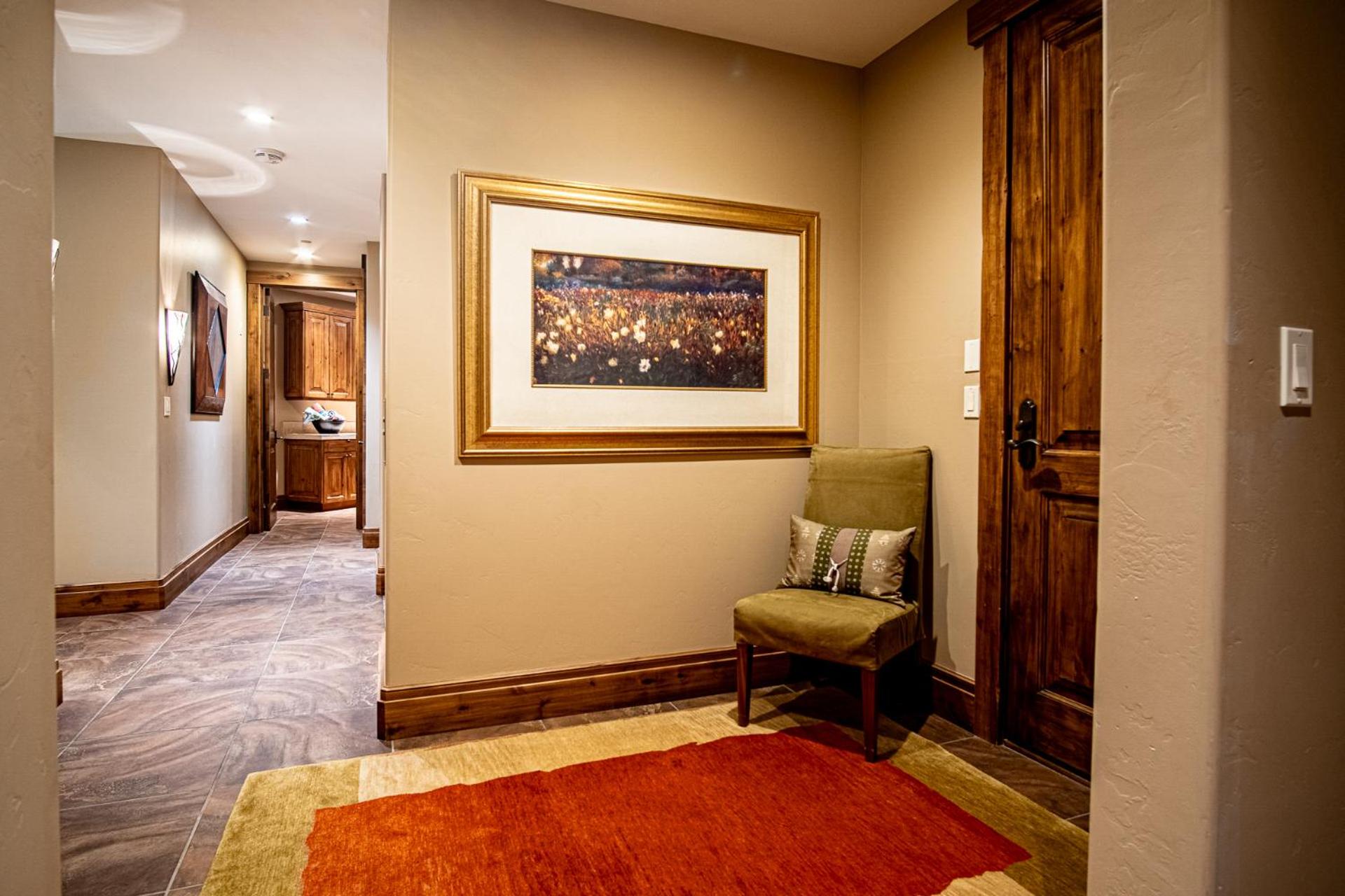 Lux Baldy Vista at Warm Springs Home + Hot Tub - Walk to SV Ski Lifts