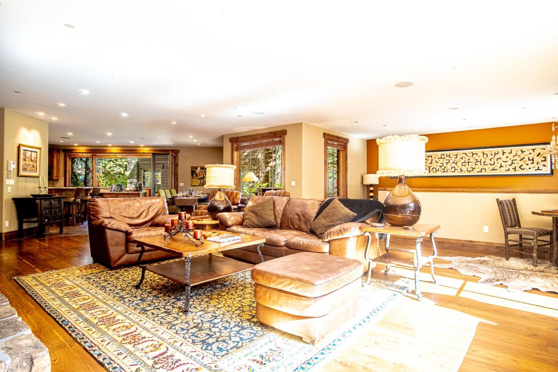 Lux Baldy Vista at Warm Springs Home + Hot Tub - Walk to SV Ski Lifts