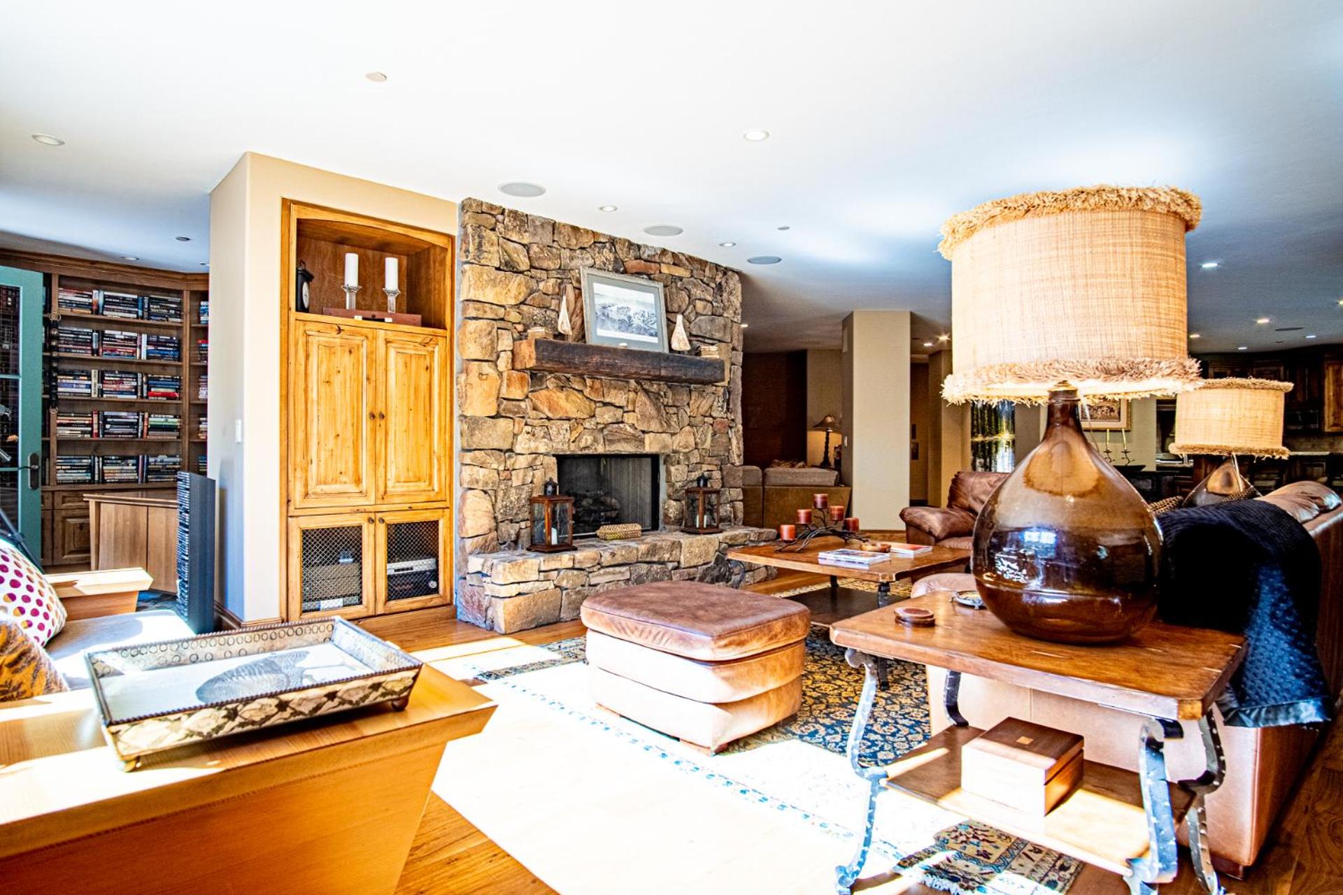 Lux Baldy Vista at Warm Springs Home + Hot Tub - Walk to SV Ski Lifts