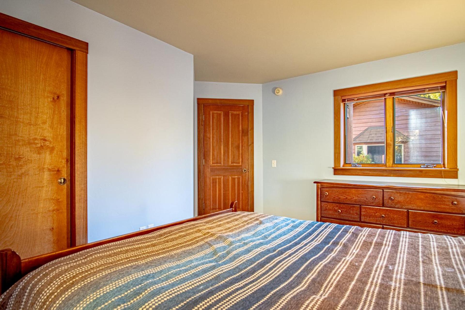 Creekside on Quigley - 3BD Private Home on trails + Hot Tub