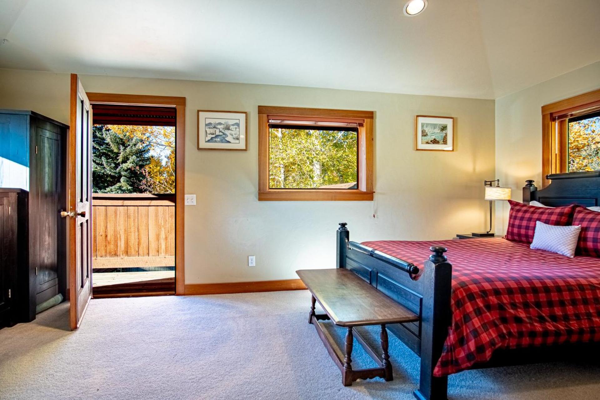 Creekside on Quigley - 3BD Private Home on trails + Hot Tub