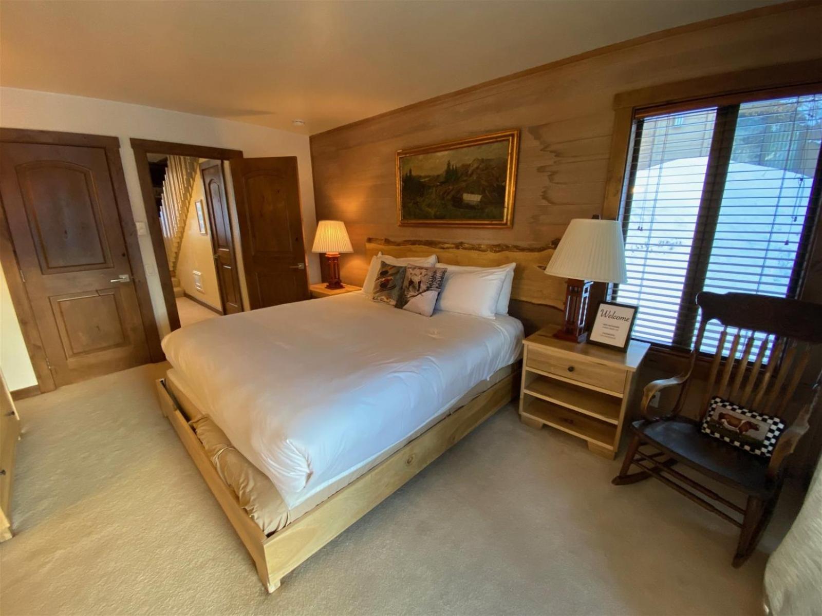Snow Creek 1551 - Ski-in/Ski-out + Pool & Hot Tub